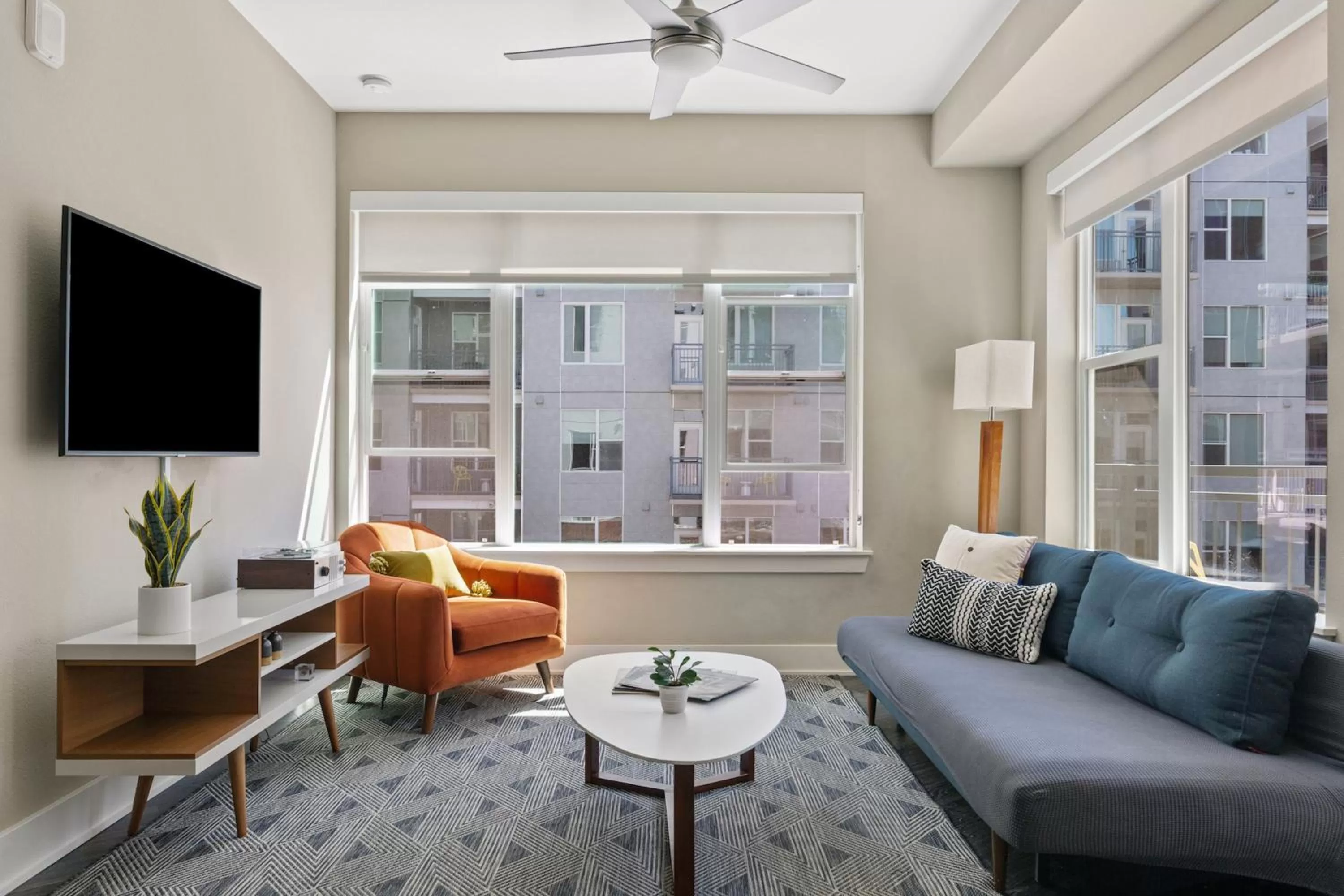 TV and multimedia in Kasa Union Station Denver