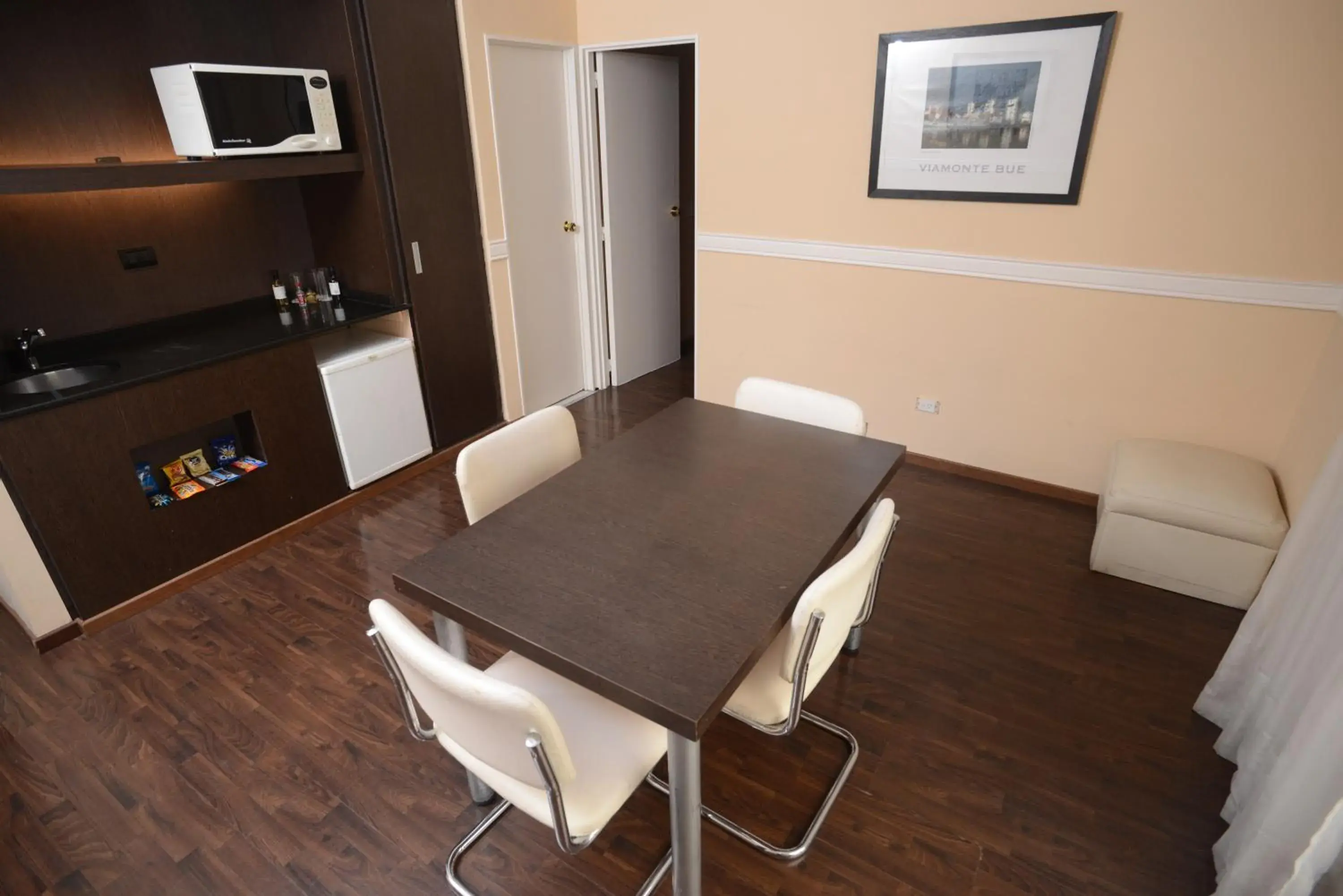 Living room, Dining Area in Up Viamonte Hotel