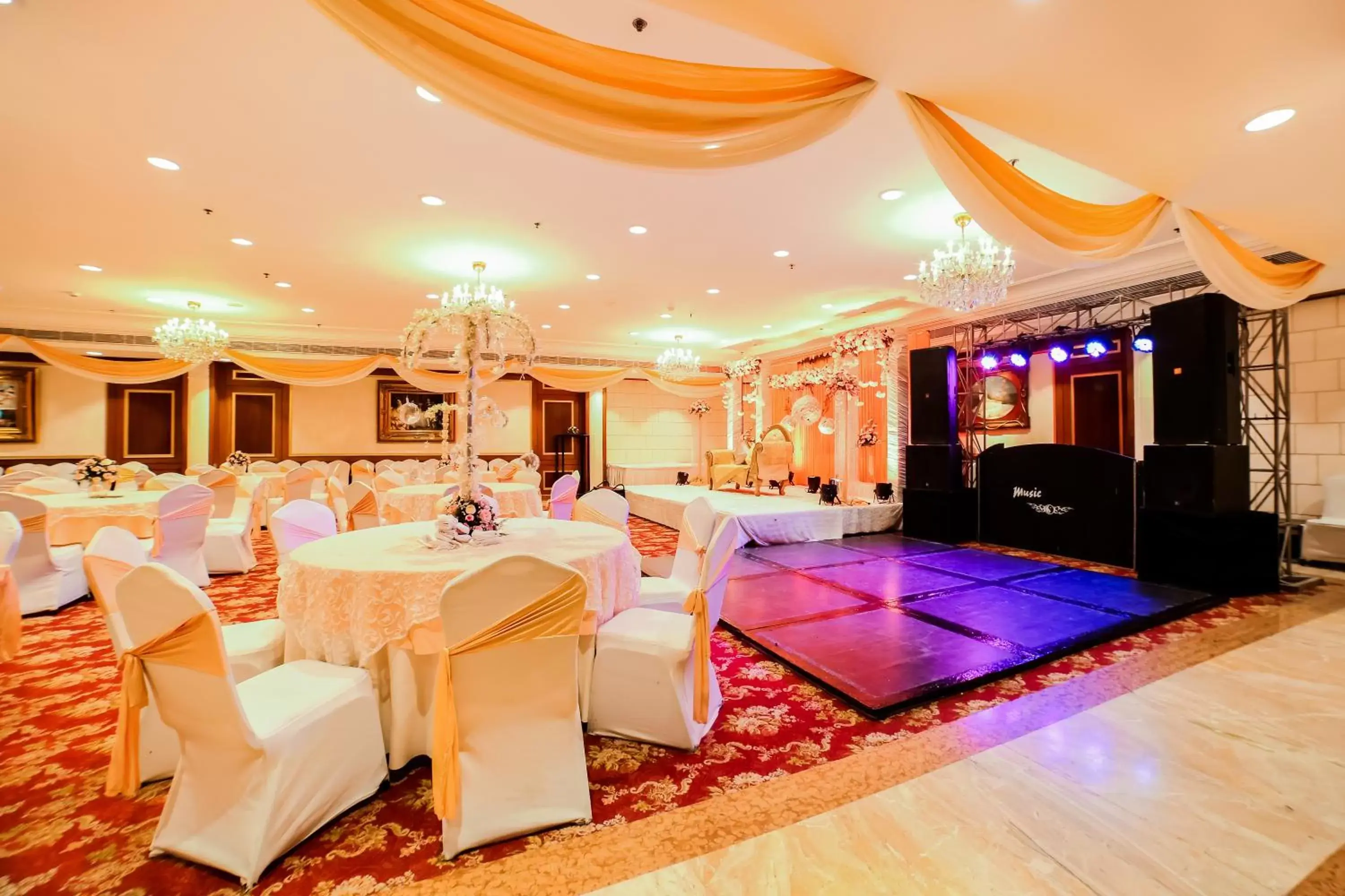 Banquet/Function facilities, Banquet Facilities in Hotel The Royal Plaza