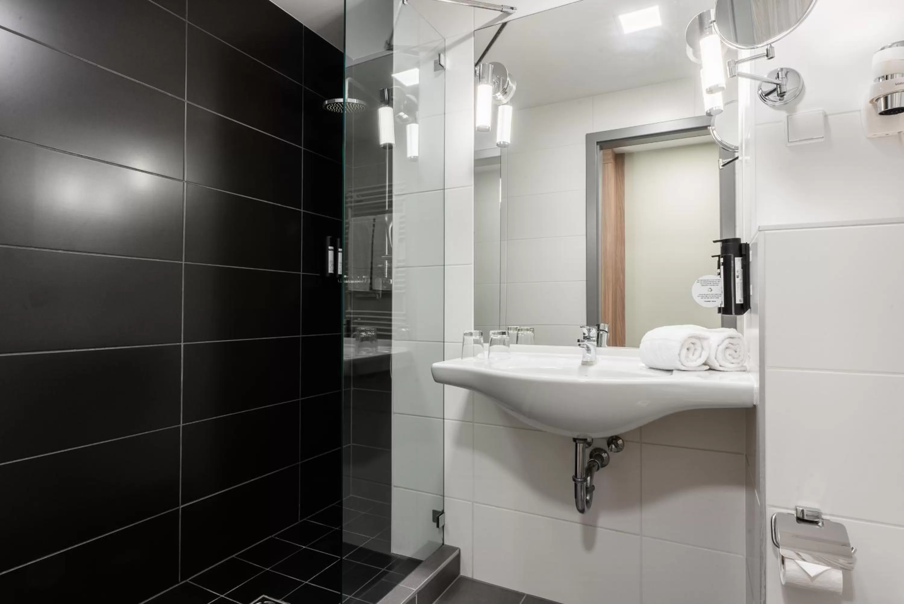 Bathroom in Akeah Verdi Budapest