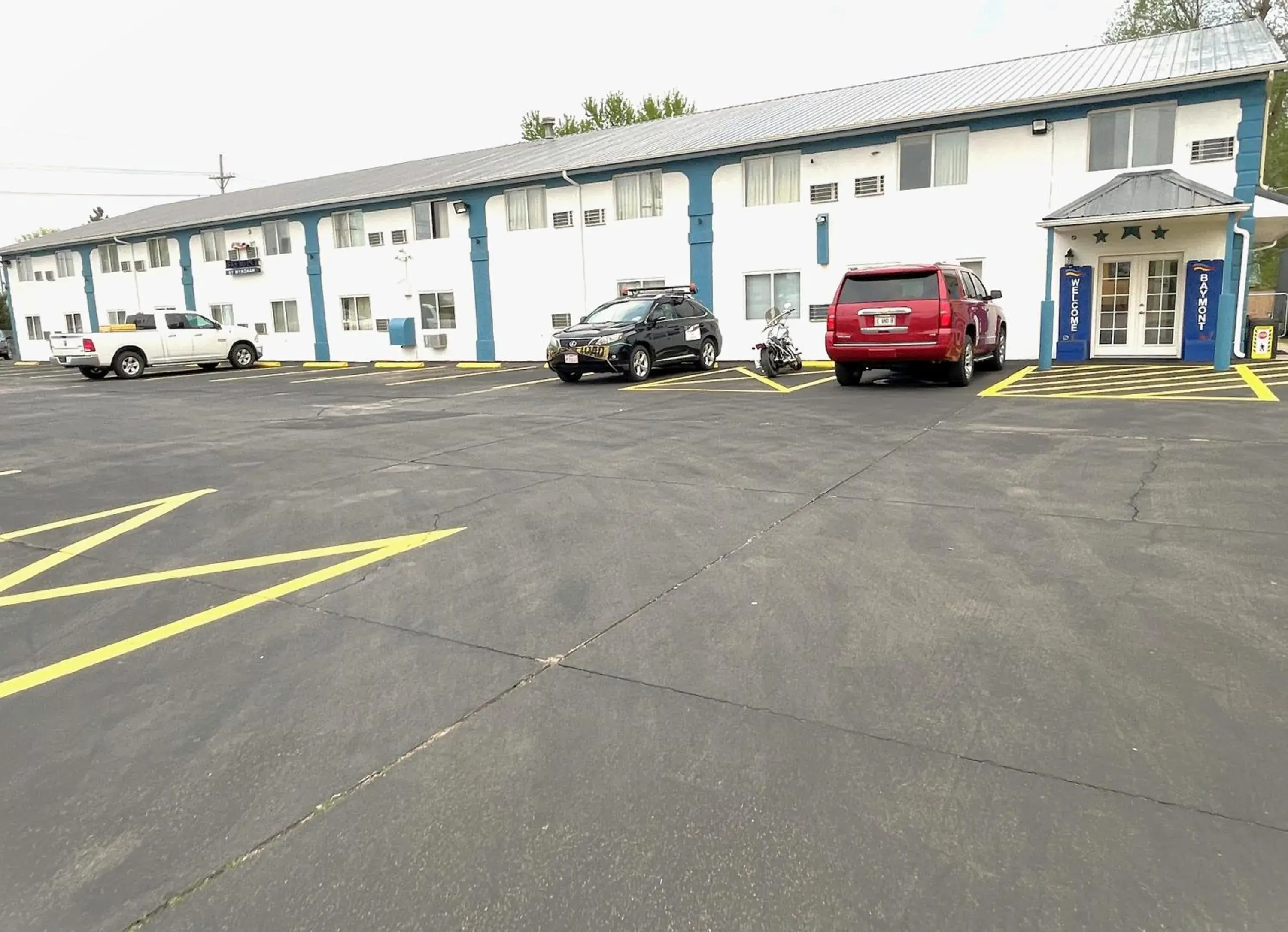 Property building in Baymont by Wyndham Hutchinson Property building in Baymont by Wyndham Hutchinson