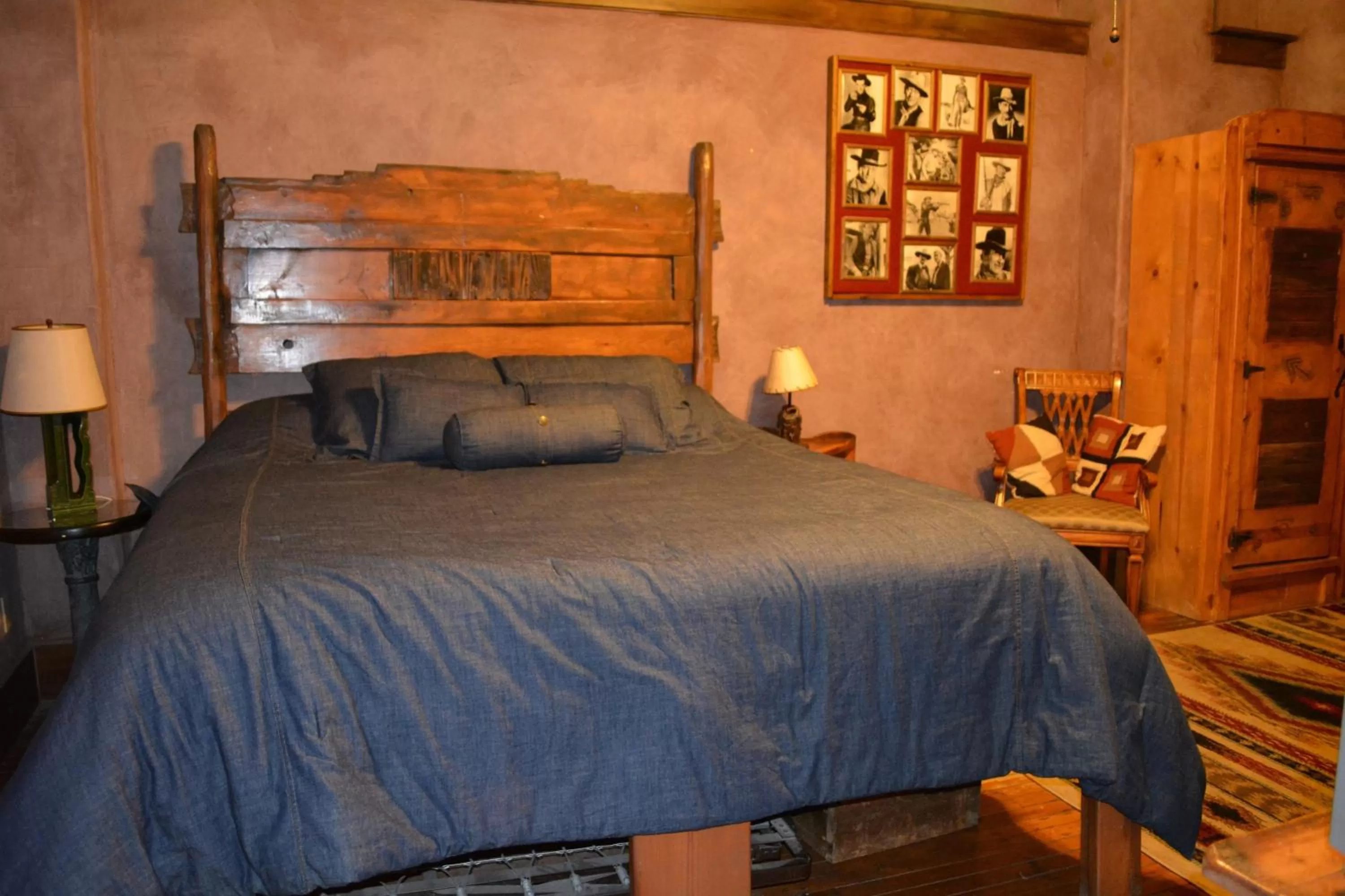 Photo of the whole room, Bed in Bisbee Grand Hotel