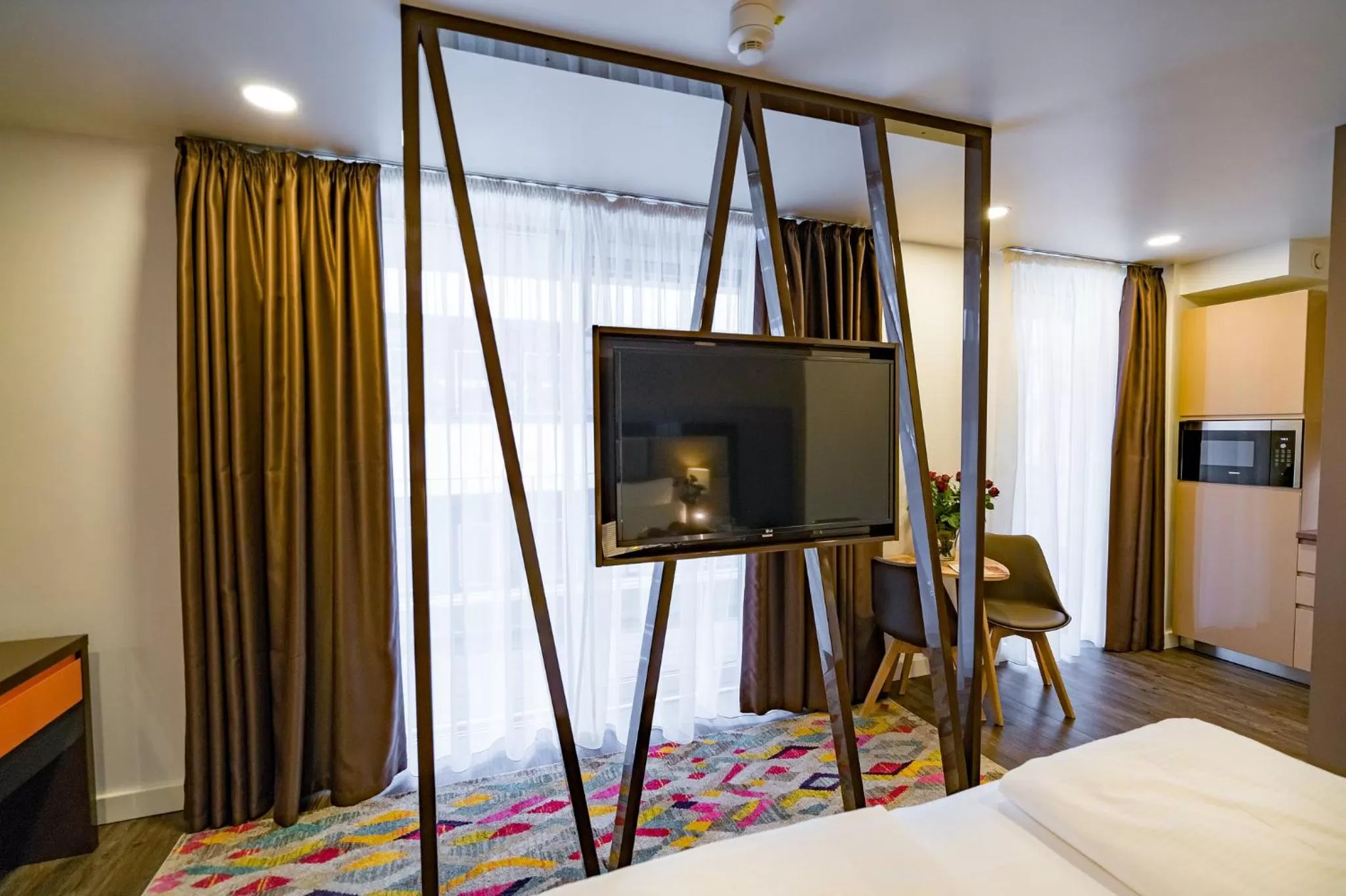 TV and multimedia, Bed in Hotel Kreis Residenz München