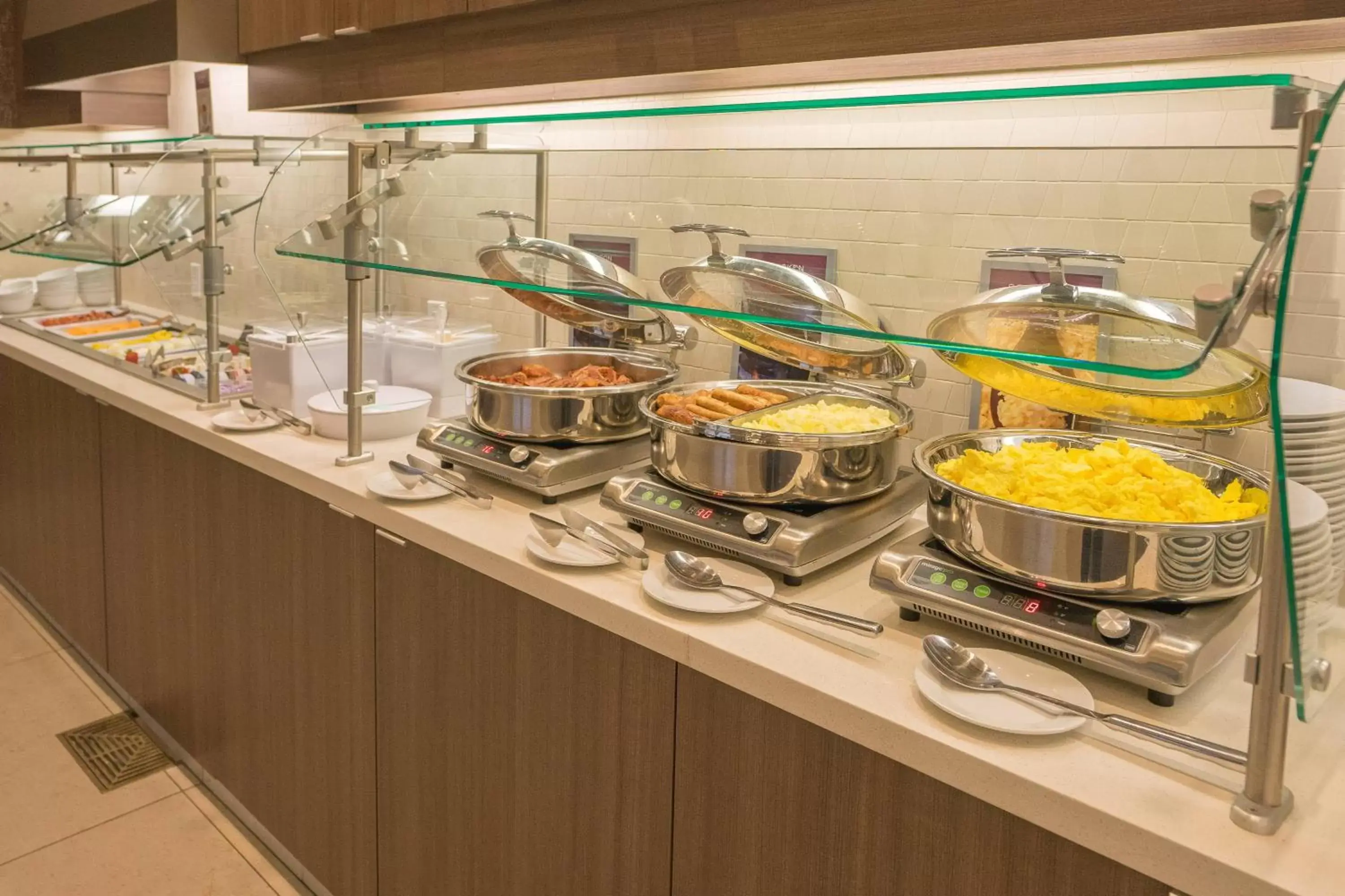 Breakfast, Kitchen/Kitchenette in Residence Inn by Marriott Seattle University District
