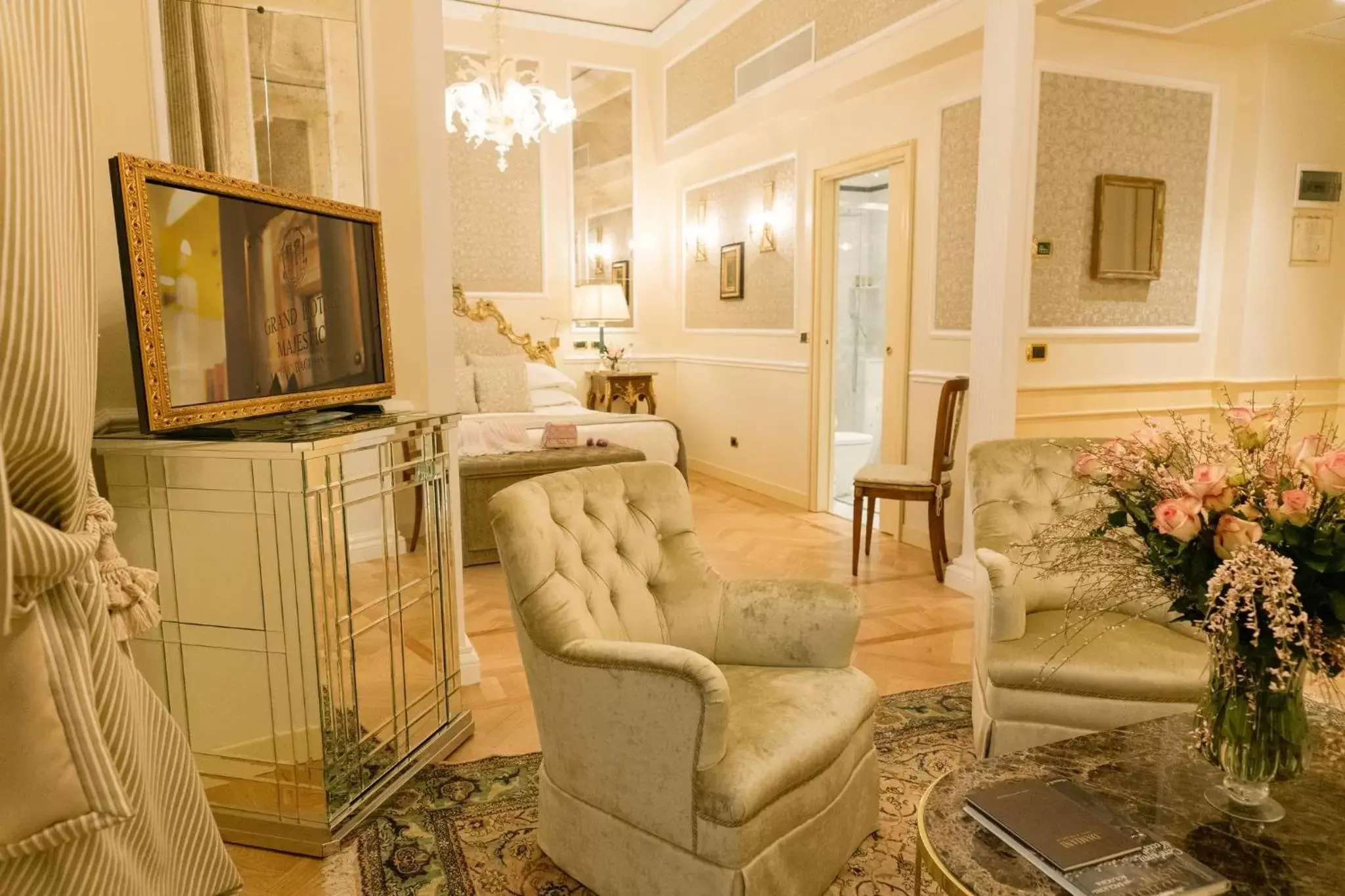 Photo of the whole room, Seating Area in Grand Hotel Majestic gia' Baglioni