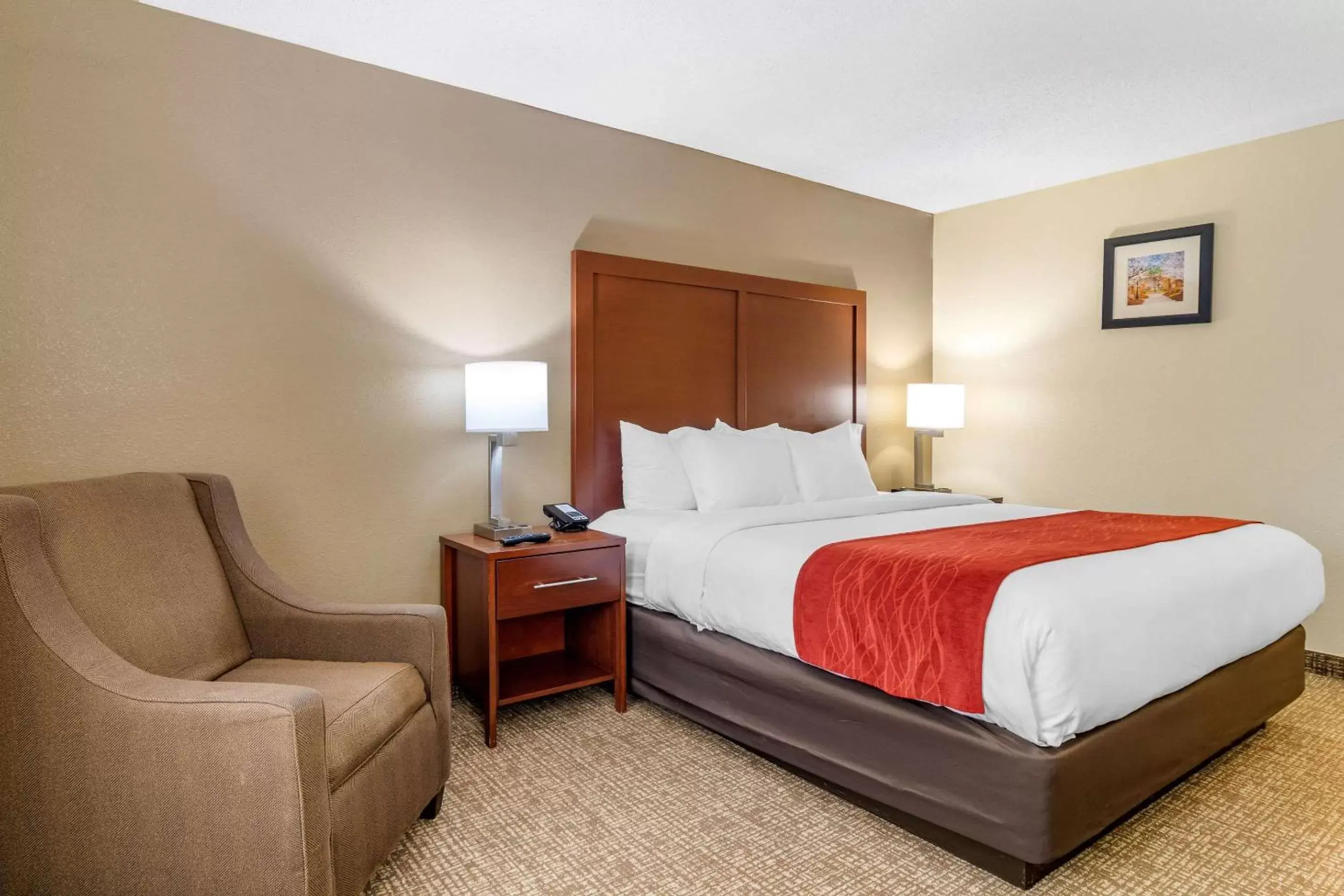 Bedroom, Bed in Comfort Inn & Suites Macon North I-75