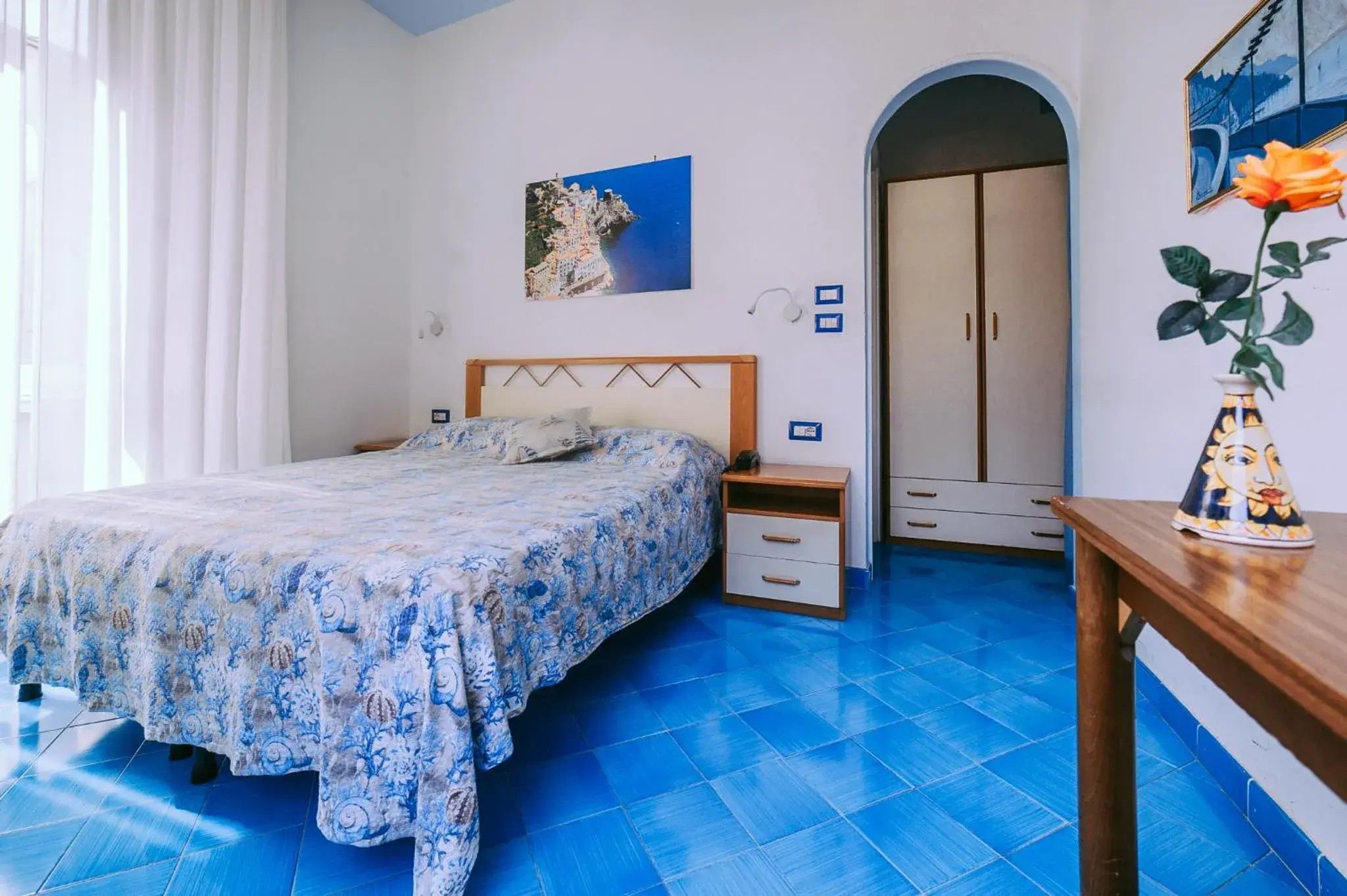 Photo of the whole room, Bed in Albergo S. Andrea