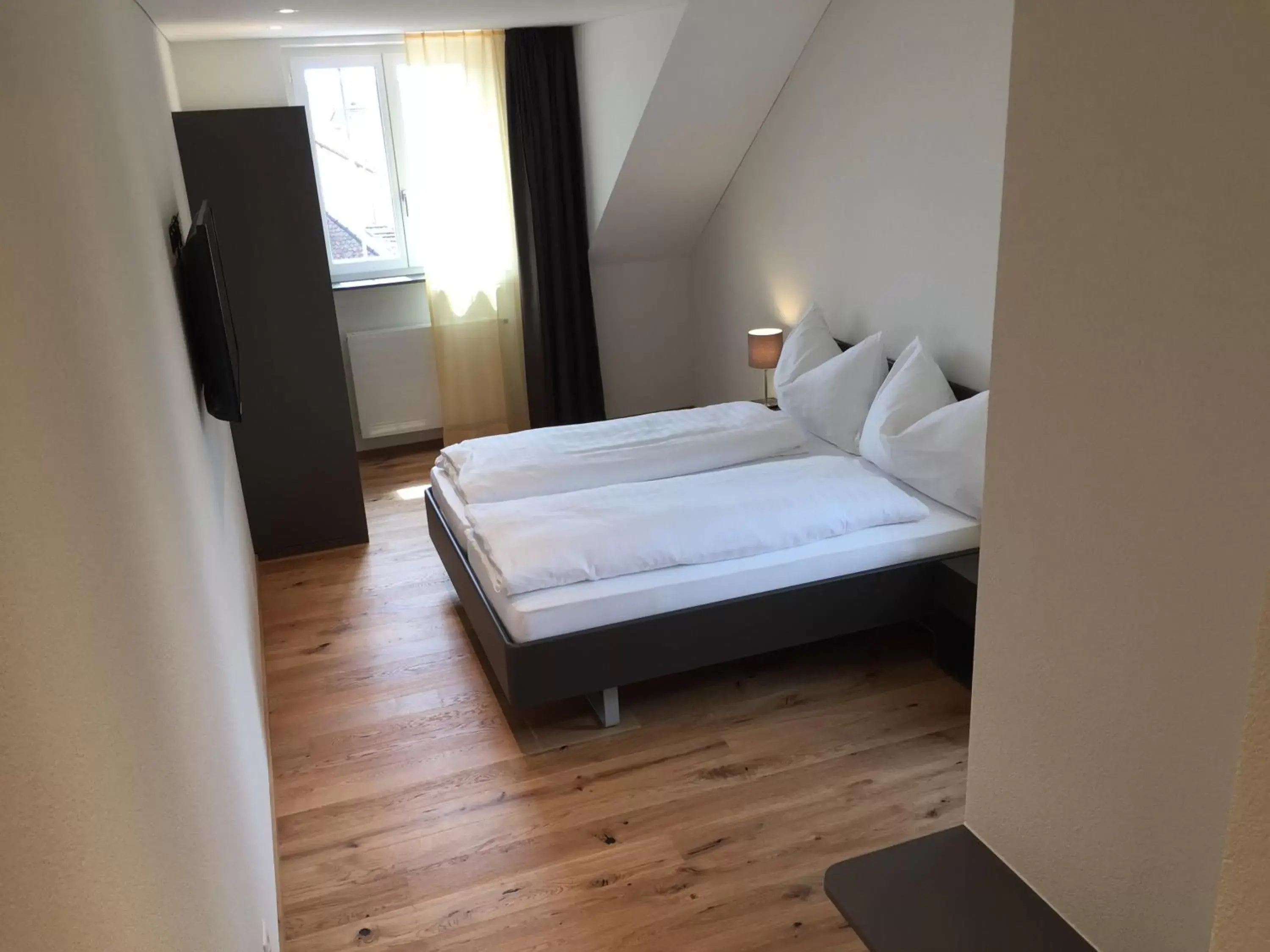 Bedroom, Bed in Gasthof National