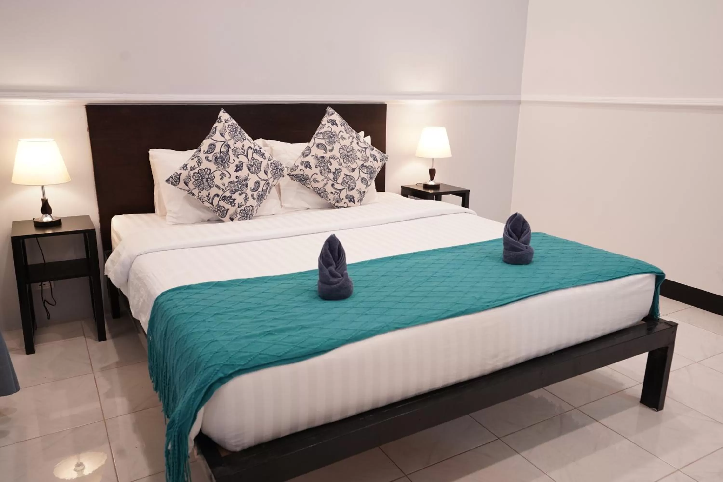 Bedroom, Bed in Birdcage Boutique