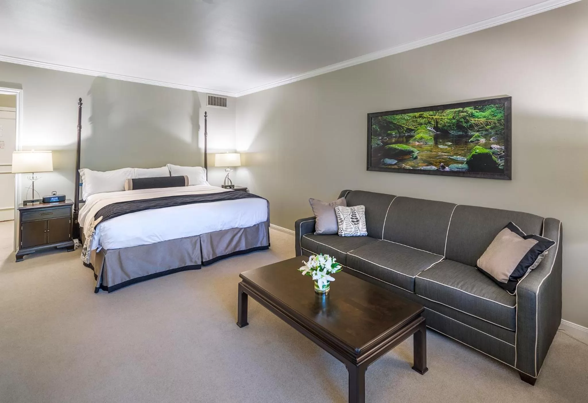 Photo of the whole room, Bed in Cooper Hotel Conference Center & Spa