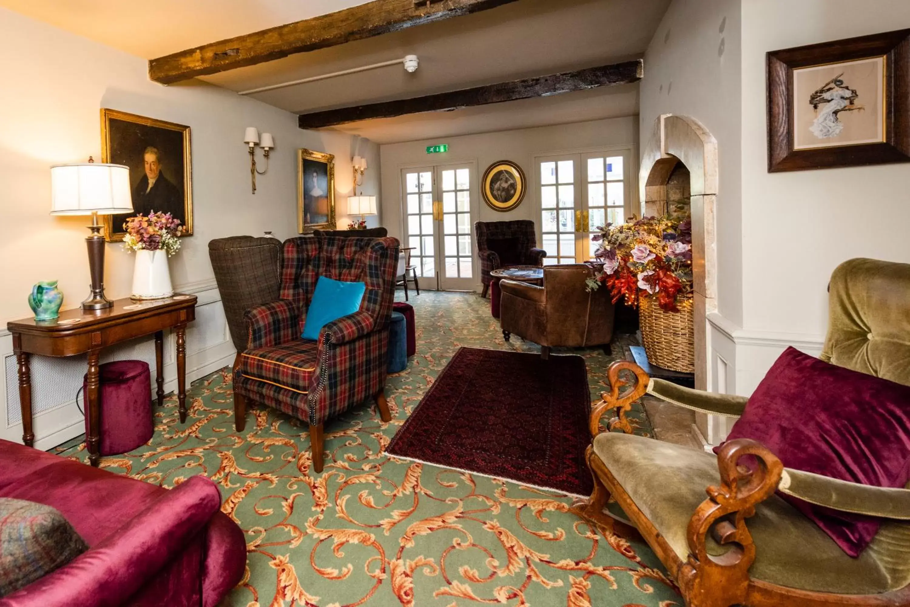 Living room, Seating Area in The Whipper-In Hotel