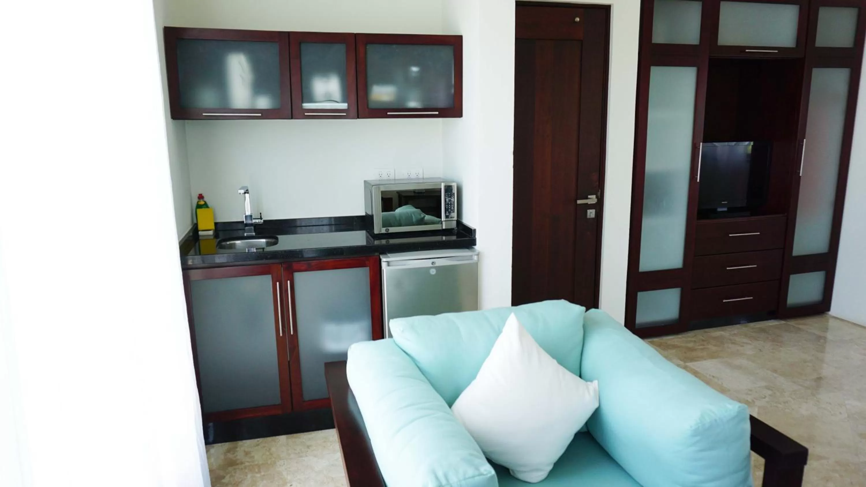 Kitchen or kitchenette in Intima Resort Tulum Adults Only (Clothing Optional)