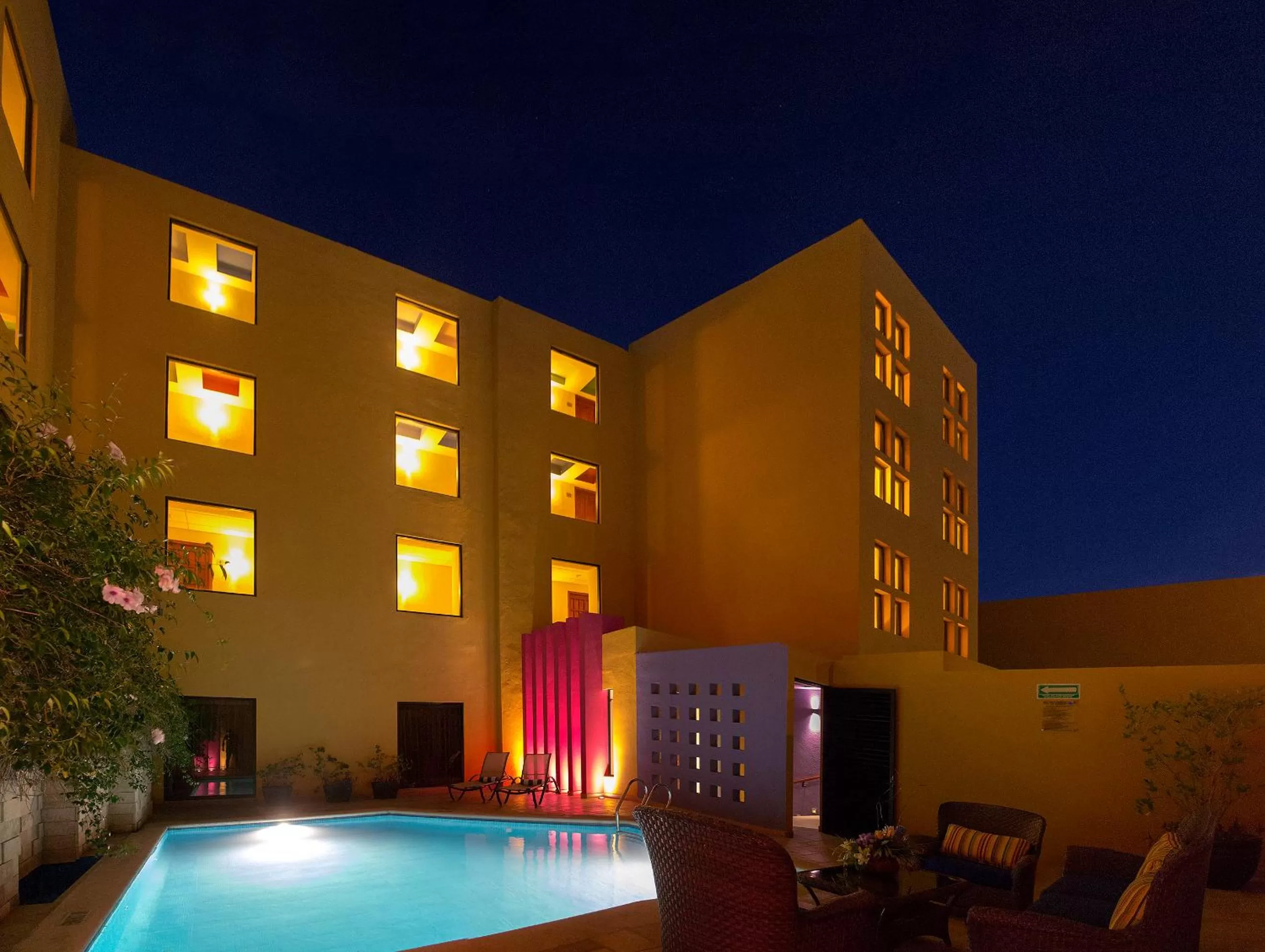 Property building in Hotel Plaza Colonial