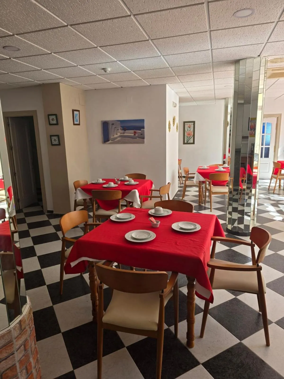 Restaurant/places to eat in Hotel Betania