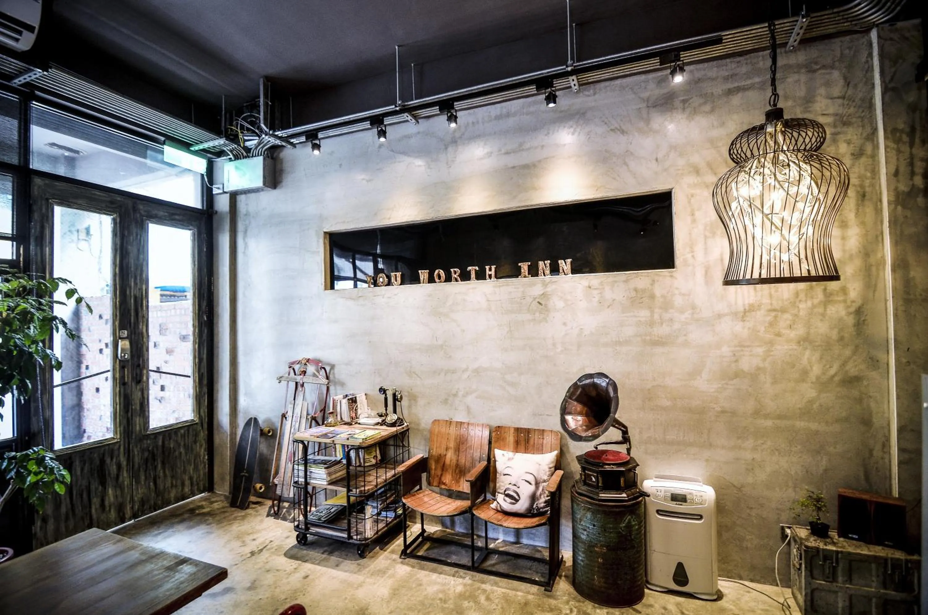 Game Room in You Worth Inn