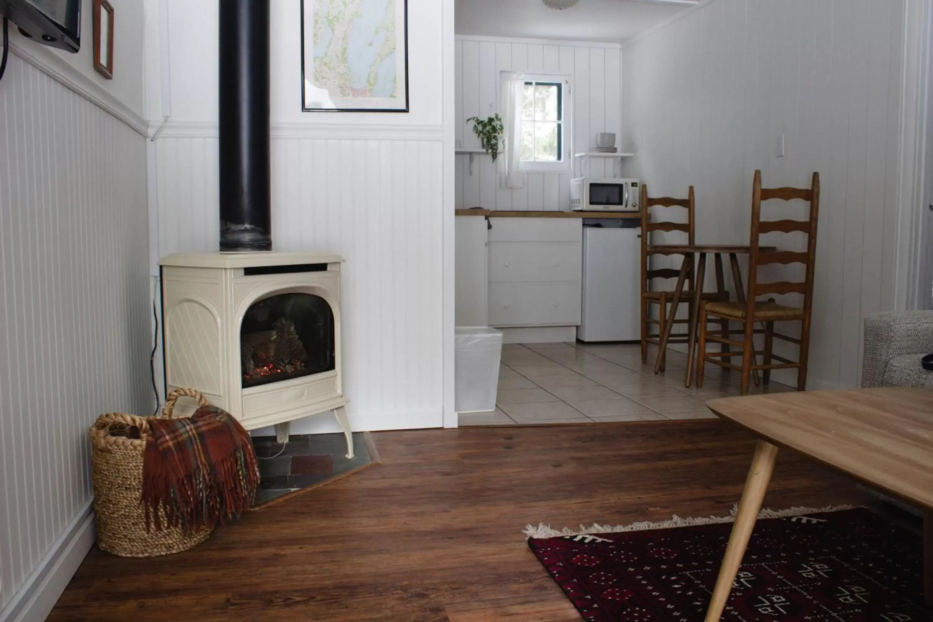 Living room, Kitchen/Kitchenette in Anchor Inn