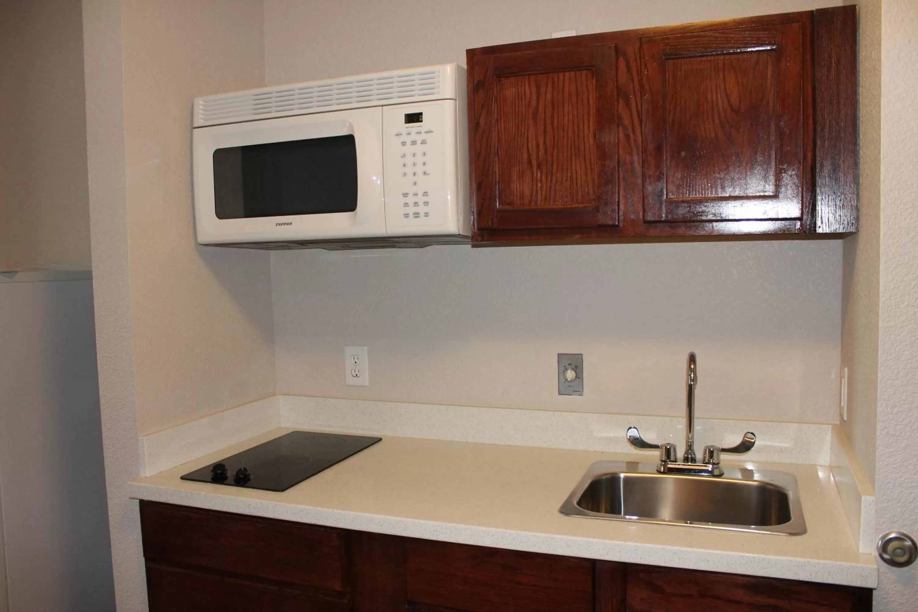 Kitchen or kitchenette in Quality Inn & Suites Port Arthur - Nederland