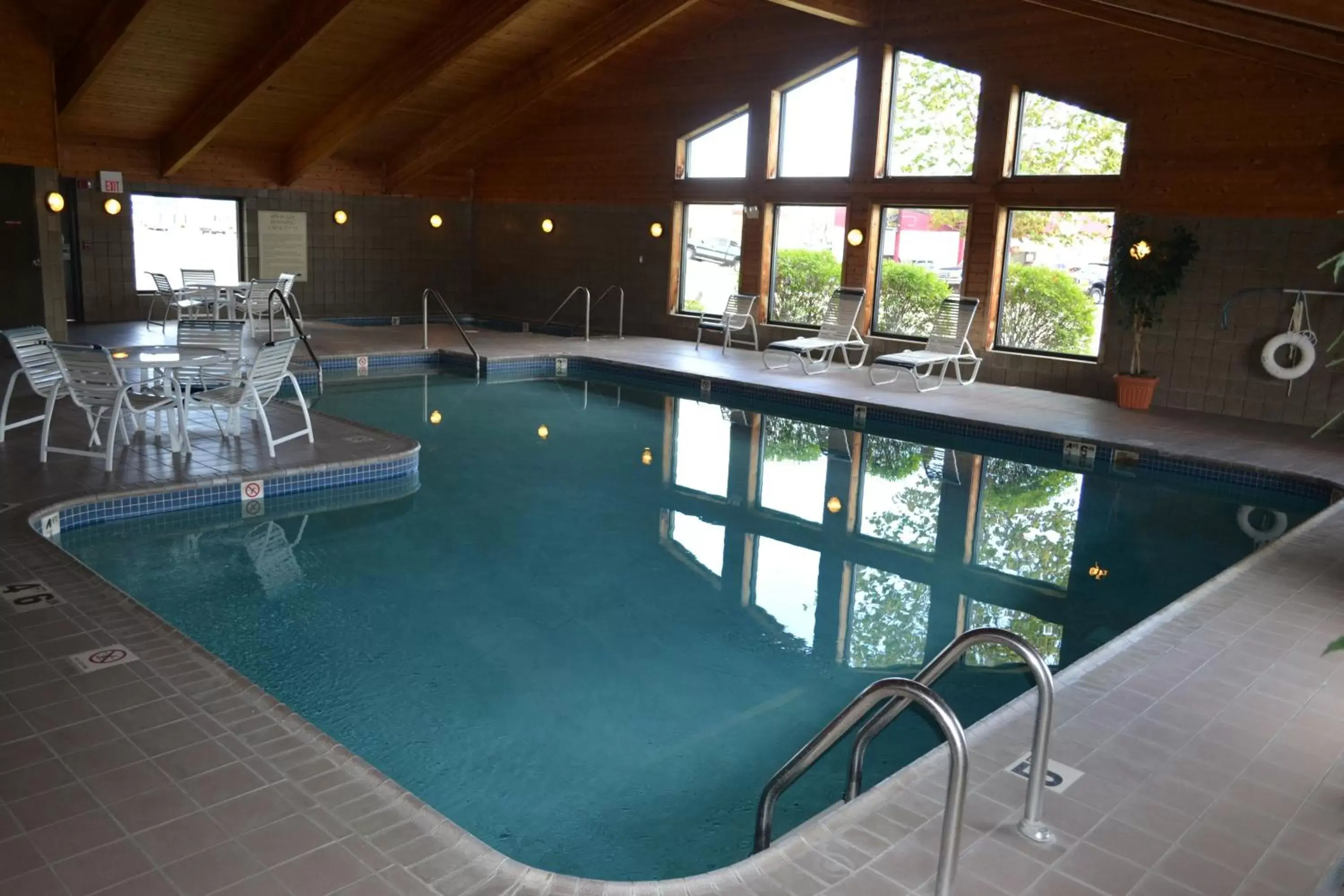 Swimming Pool in Cobblestone Hotel & Suites - Wisconsin Rapids