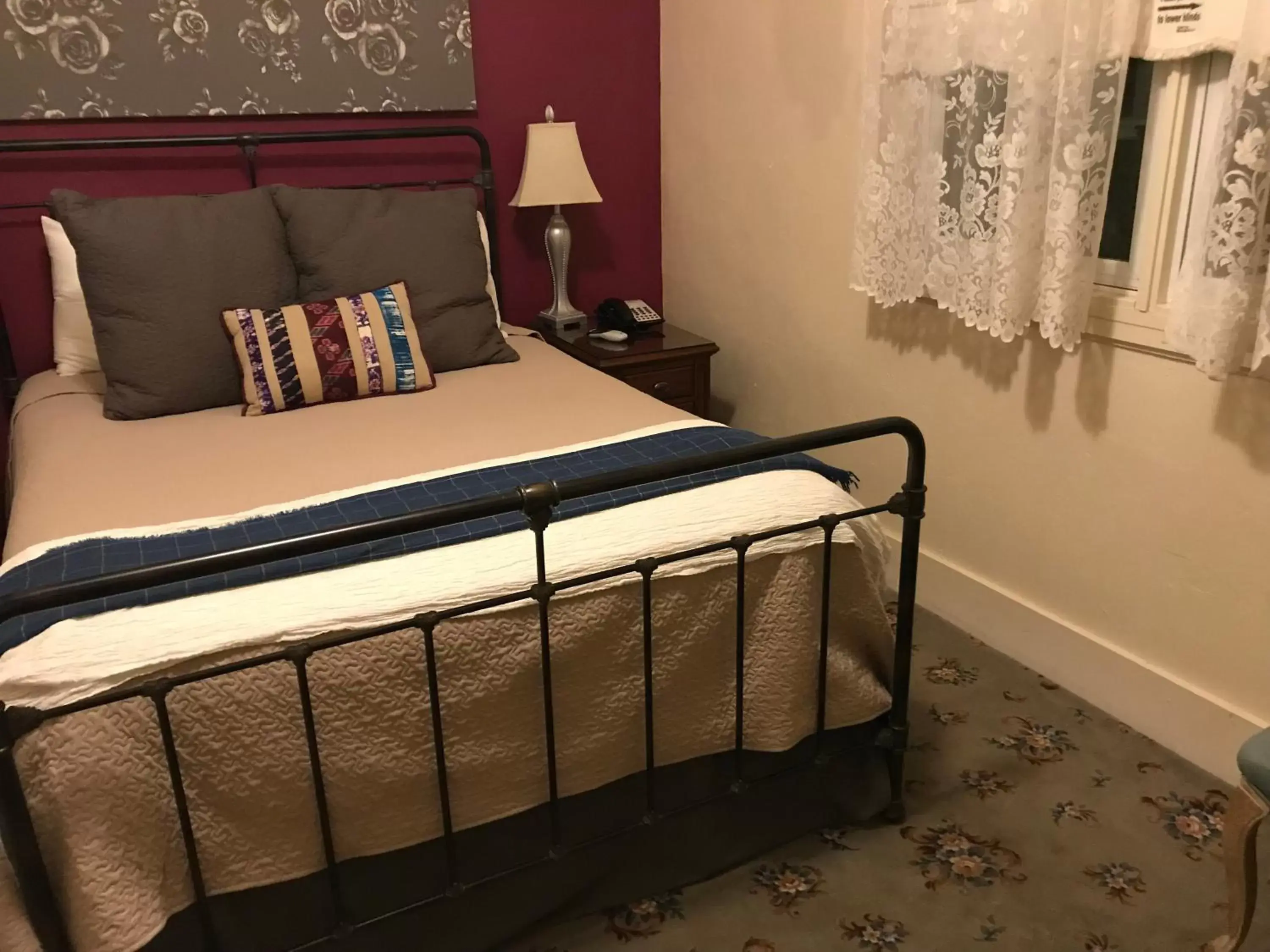 Bed in Hotel Sutter Bed in Hotel Sutter