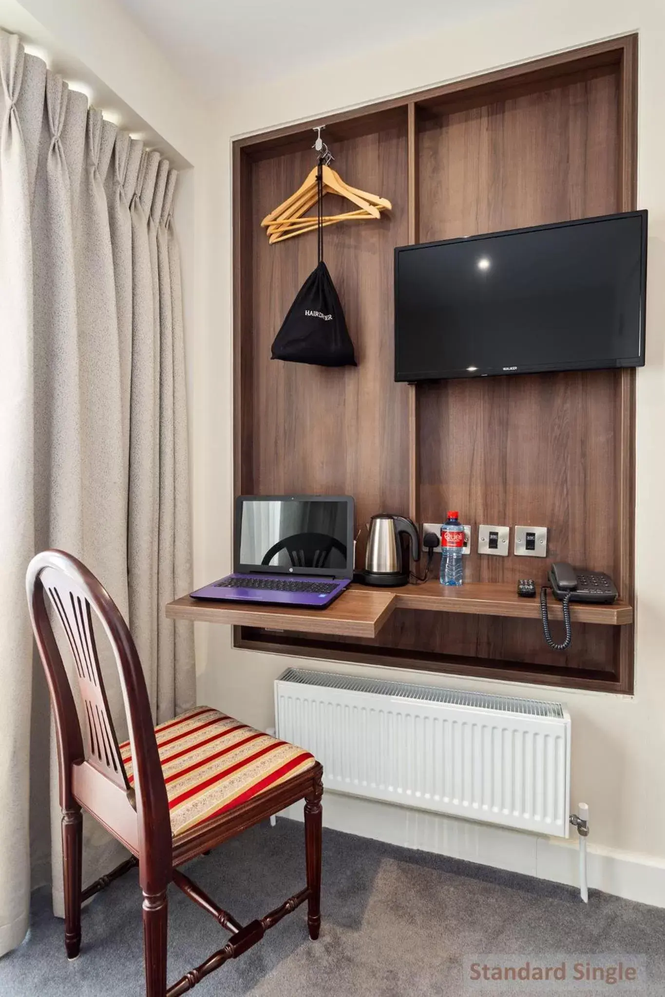 TV and multimedia, Kitchen/Kitchenette in Gardiner Lodge