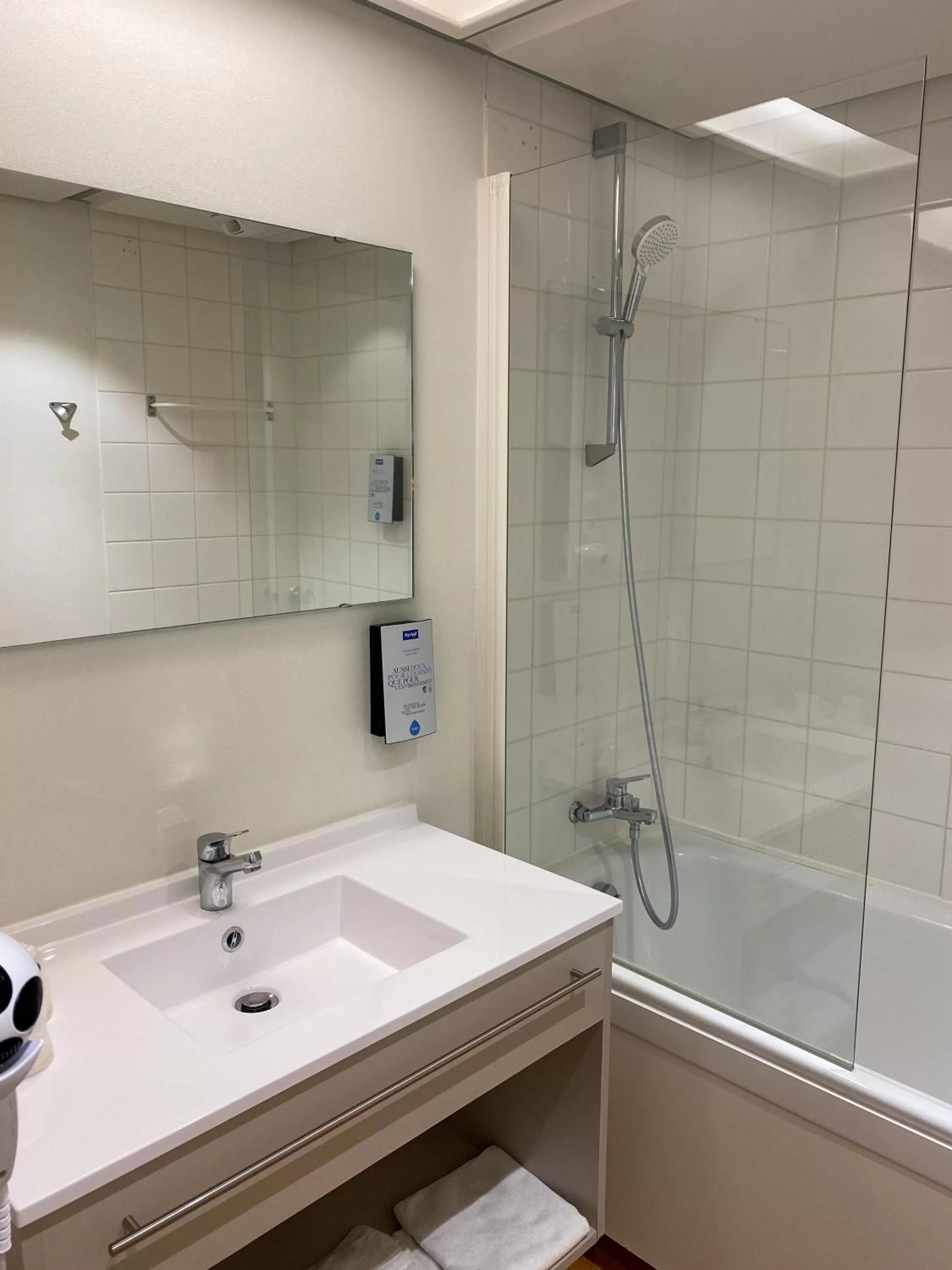 Staff in Kyriad Montchanin le Creusot