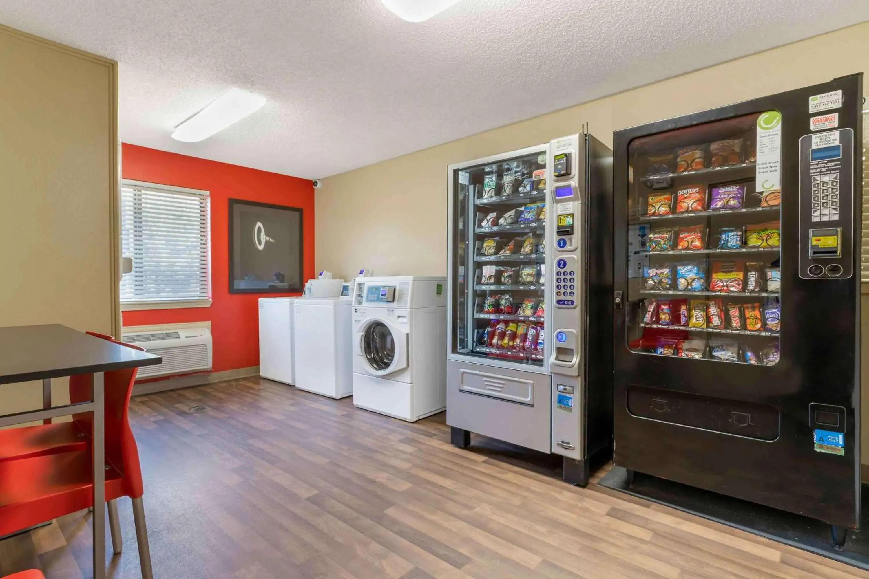 Property building in Extended Stay America Suites - Tulsa - Midtown Property building in Extended Stay America Suites - Tulsa - Midtown