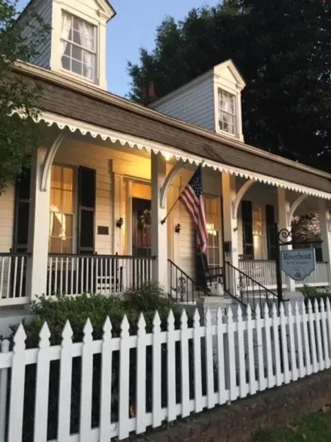 Facade/entrance, Property Building in Riverboat Bed & Breakfast