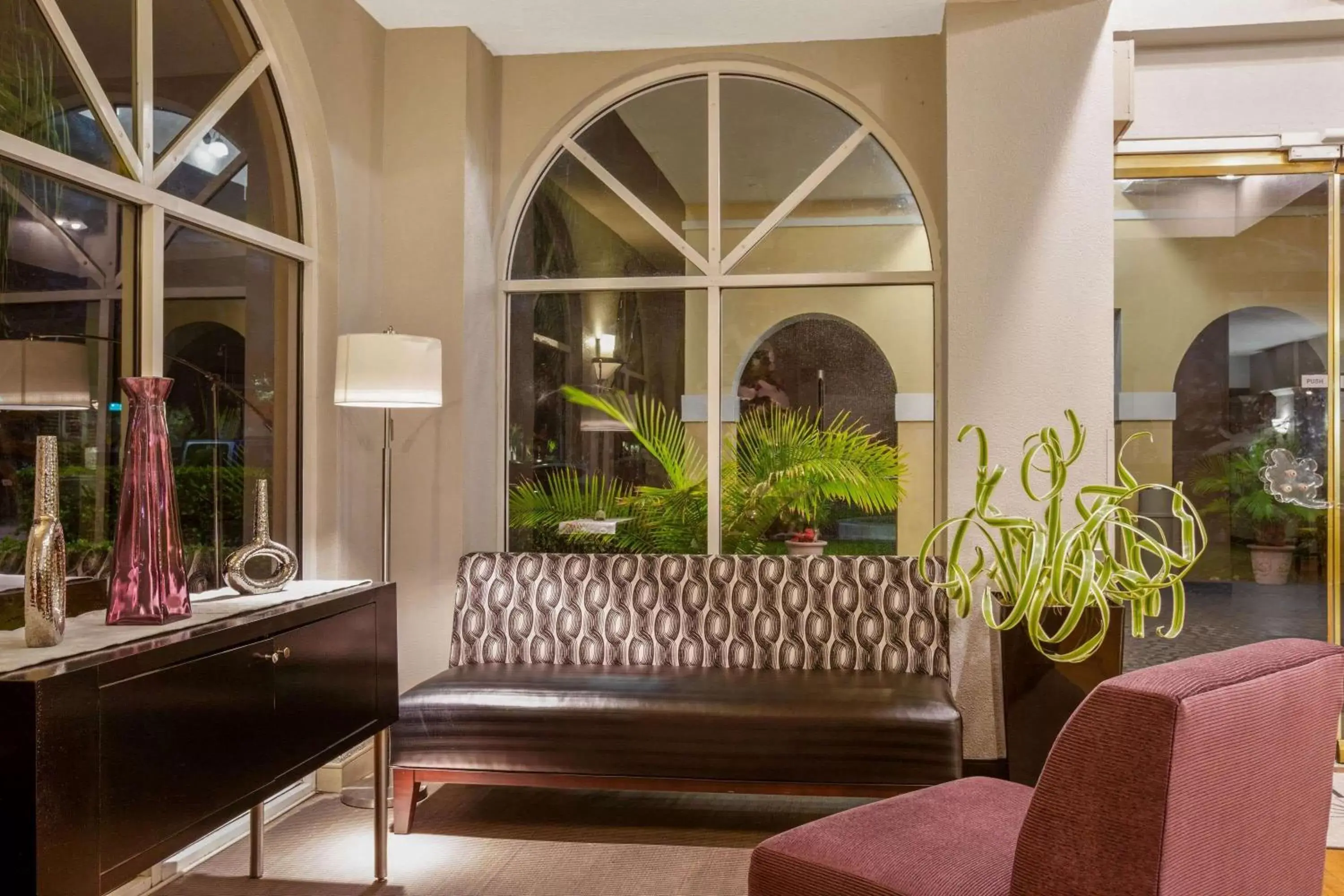 Lobby or reception in La Quinta by Wyndham Miami Lakes
