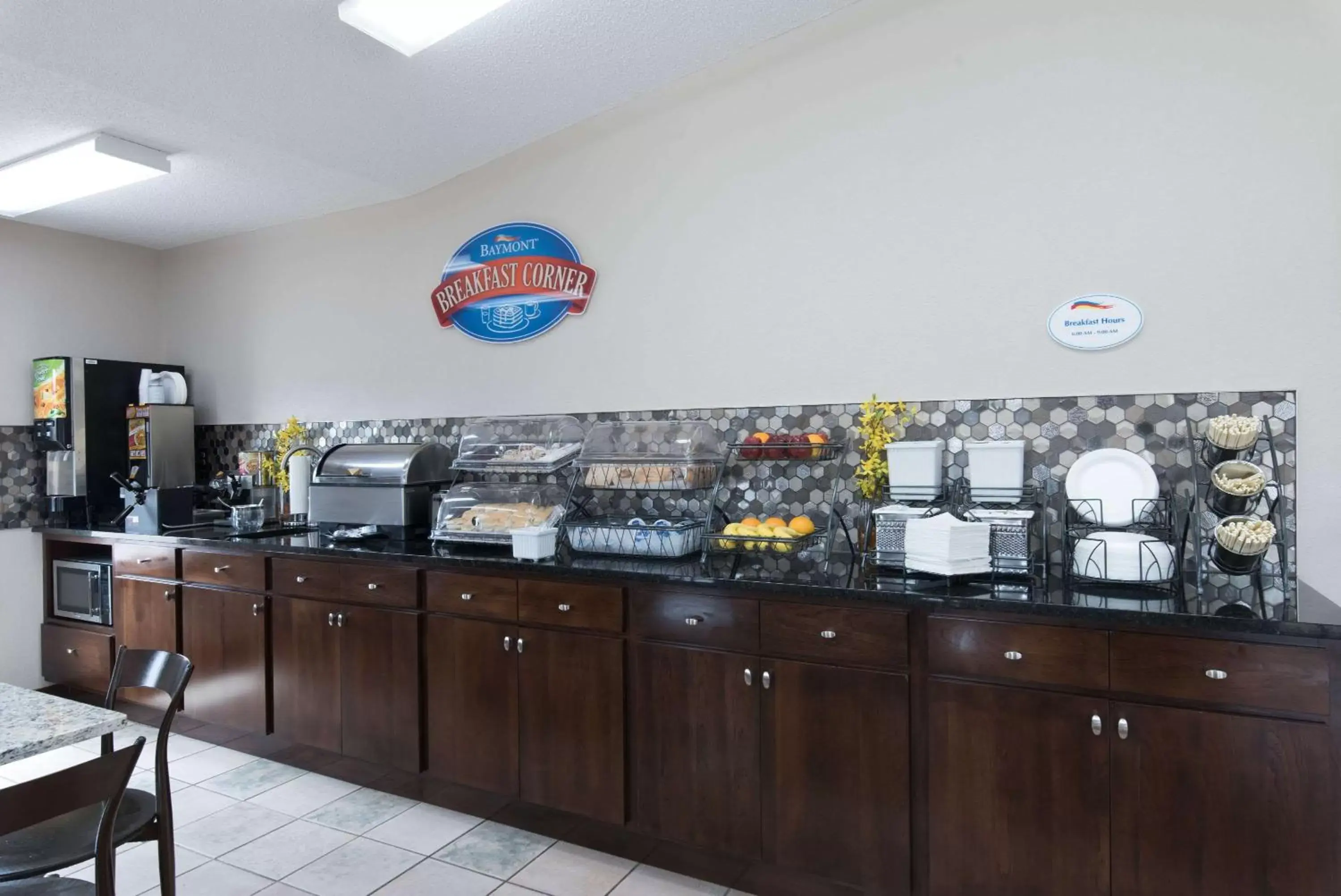 Restaurant/places to eat in Baymont by Wyndham Pierre Restaurant/places to eat in Baymont by Wyndham Pierre