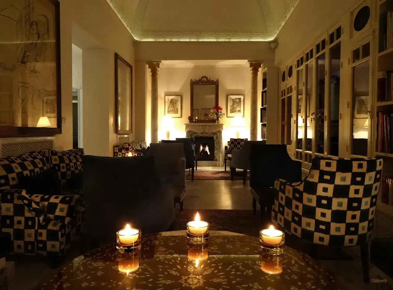Lounge or bar in La Villa Bleue