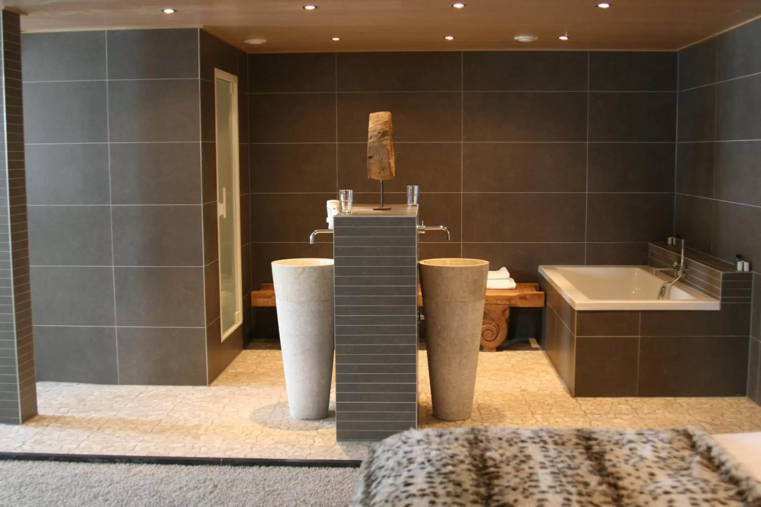Bathroom in Van der Valk Hotel Arnhem