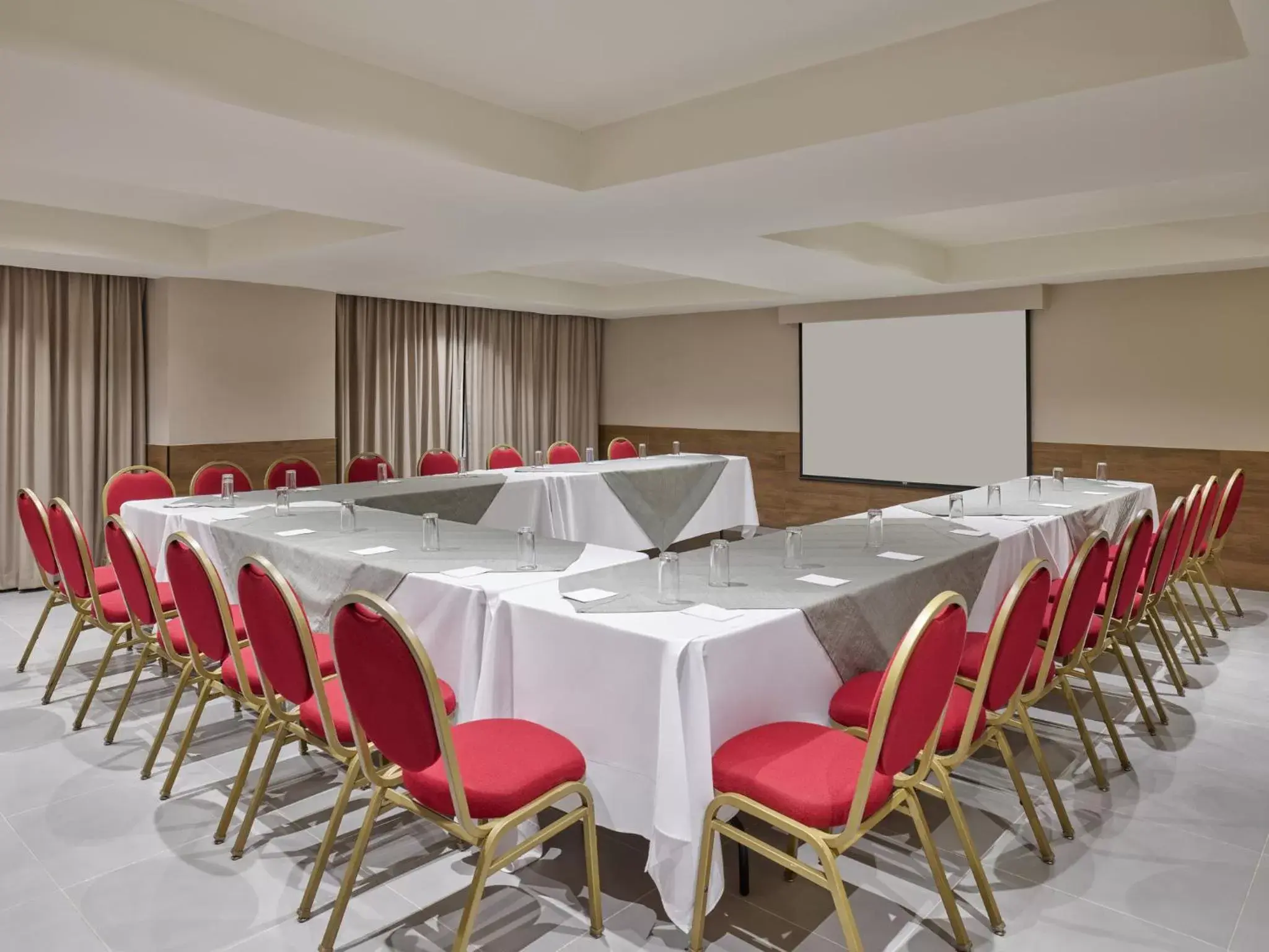 Spa and wellness centre/facilities, Business Area/Conference Room in Fiesta Inn Villahermosa Cencali