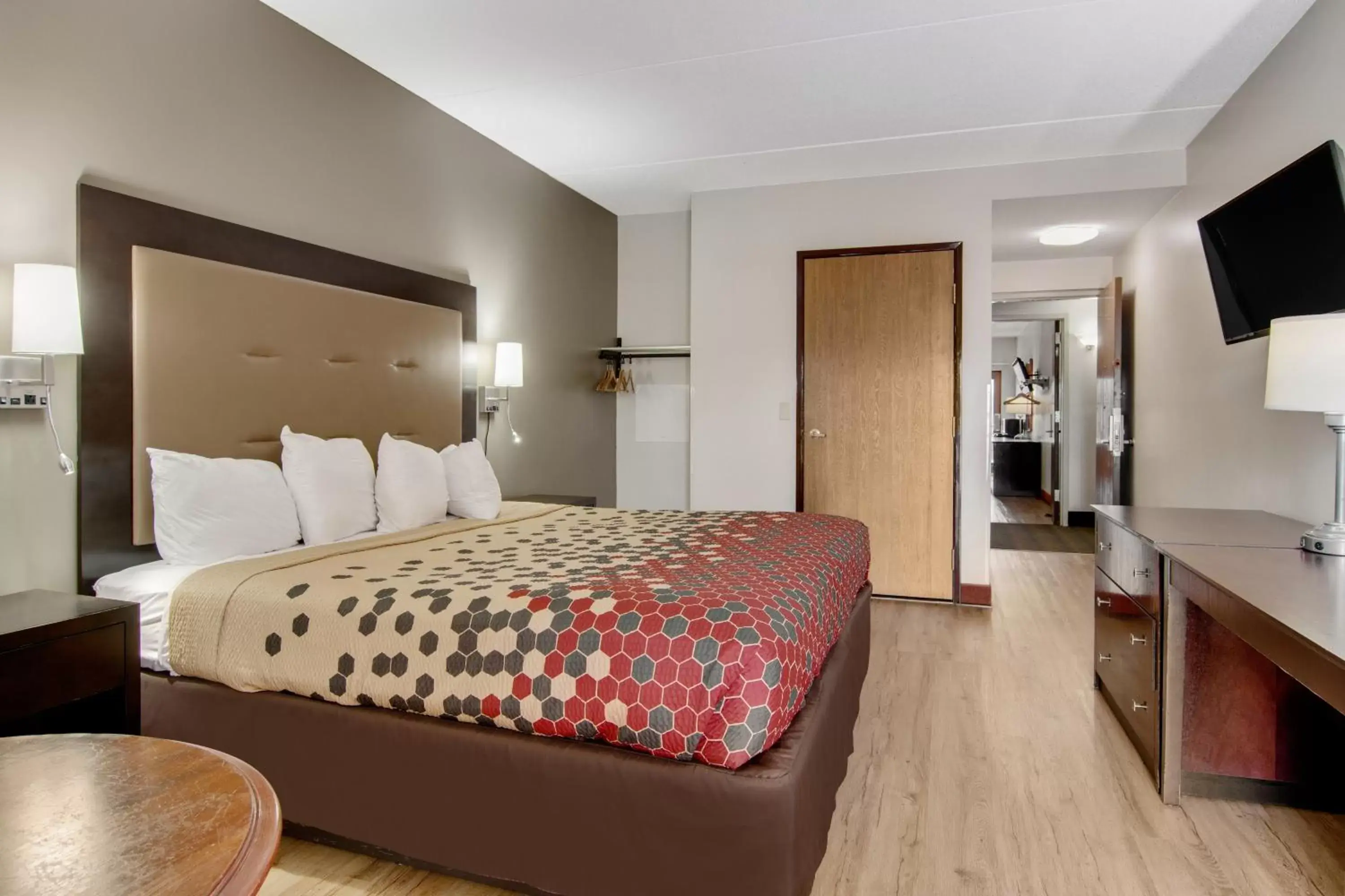 King Room - Accessible/Non-Smoking in Econo Lodge Cadillac by Choice King Room - Accessible/Non-Smoking in Econo Lodge Cadillac by Choice