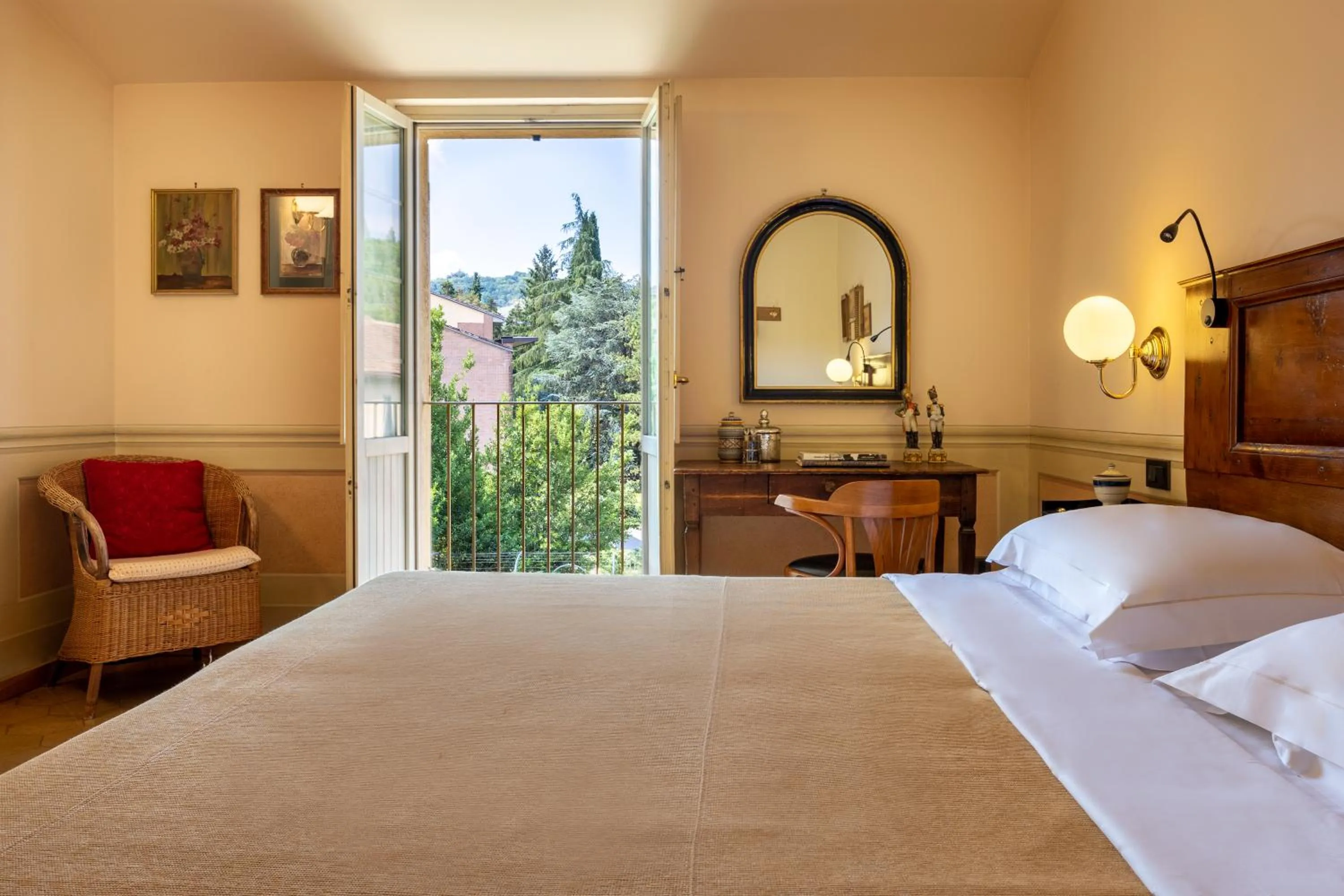 Bed in Hotel San Luca