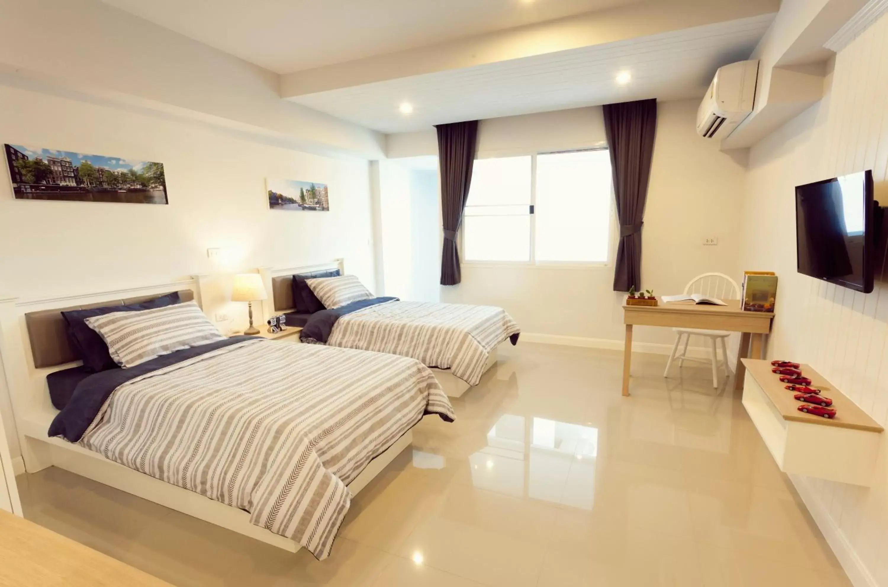 Standard Twin Room-The Eight Classic Twin Bed in The Eight Standard Twin Room-The Eight Classic Twin Bed in The Eight