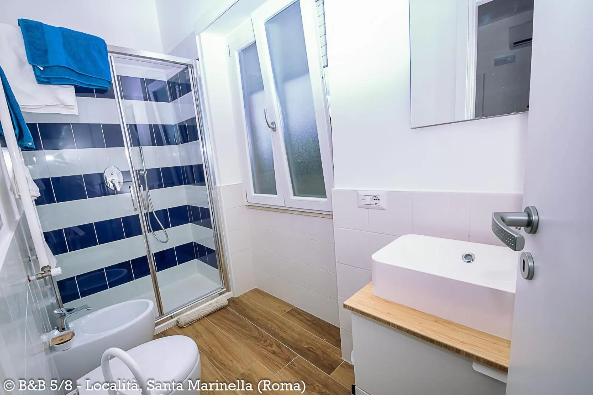 Shower, Bathroom in CINQUE OTTAVI B&B