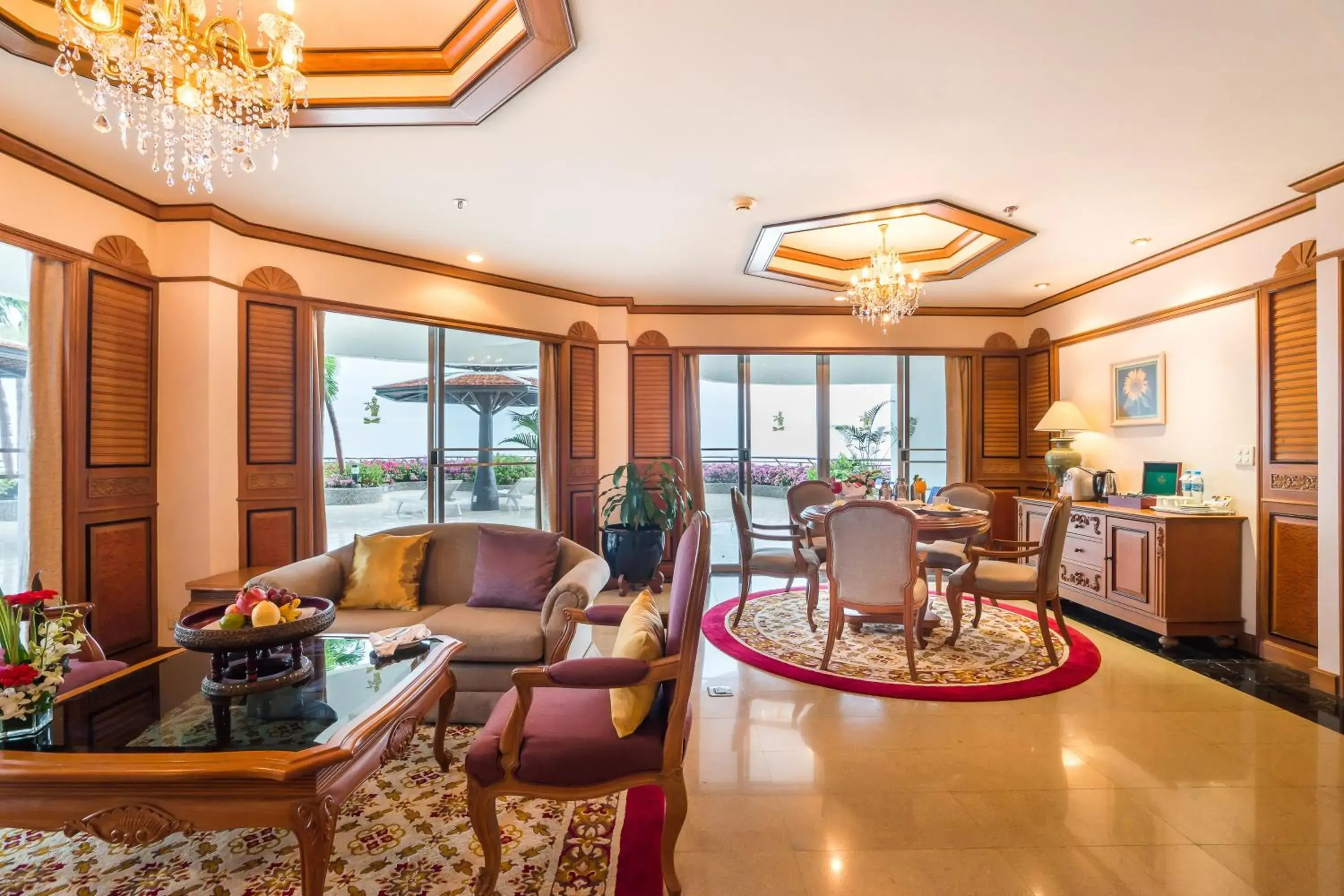 Living room in Royal Cliff Grand Hotel Pattaya