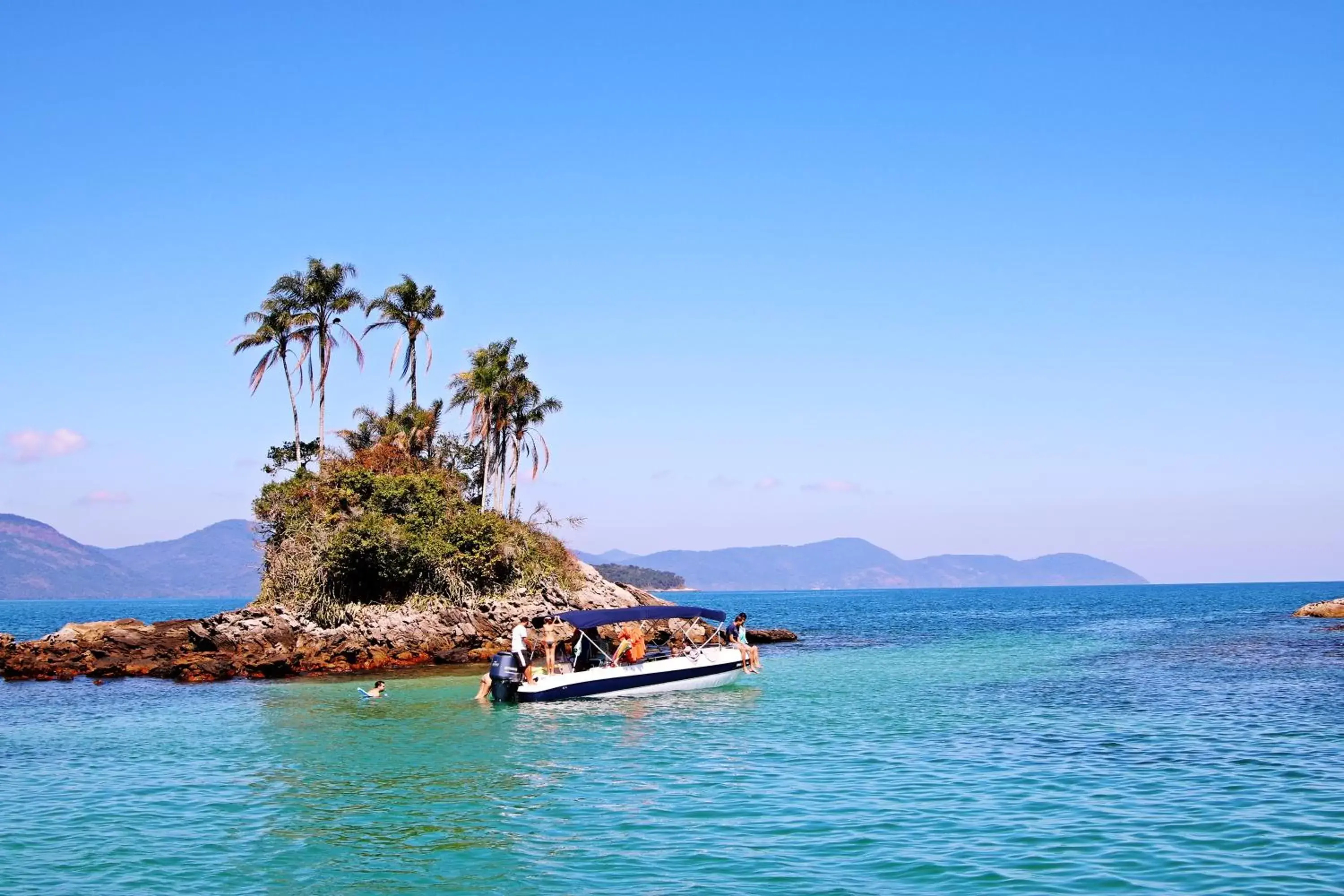 Beach in Samba Angra dos Reis