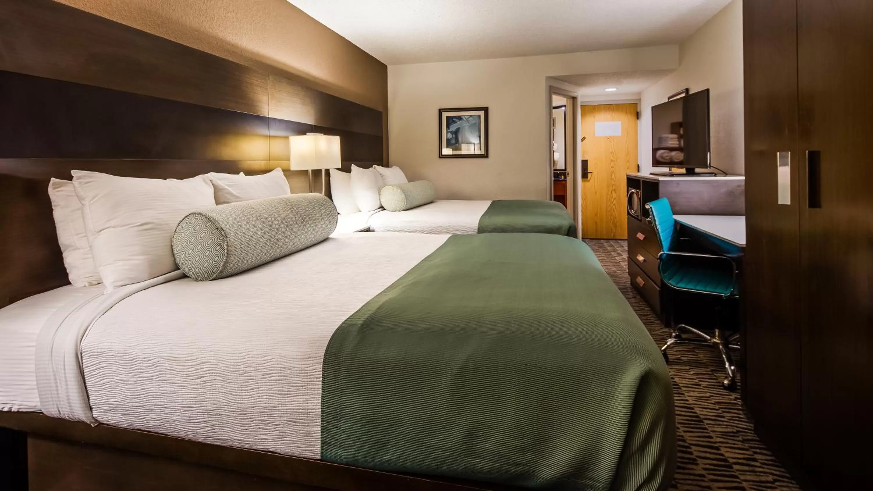 Bed in Clarion Pointe near Medical Center