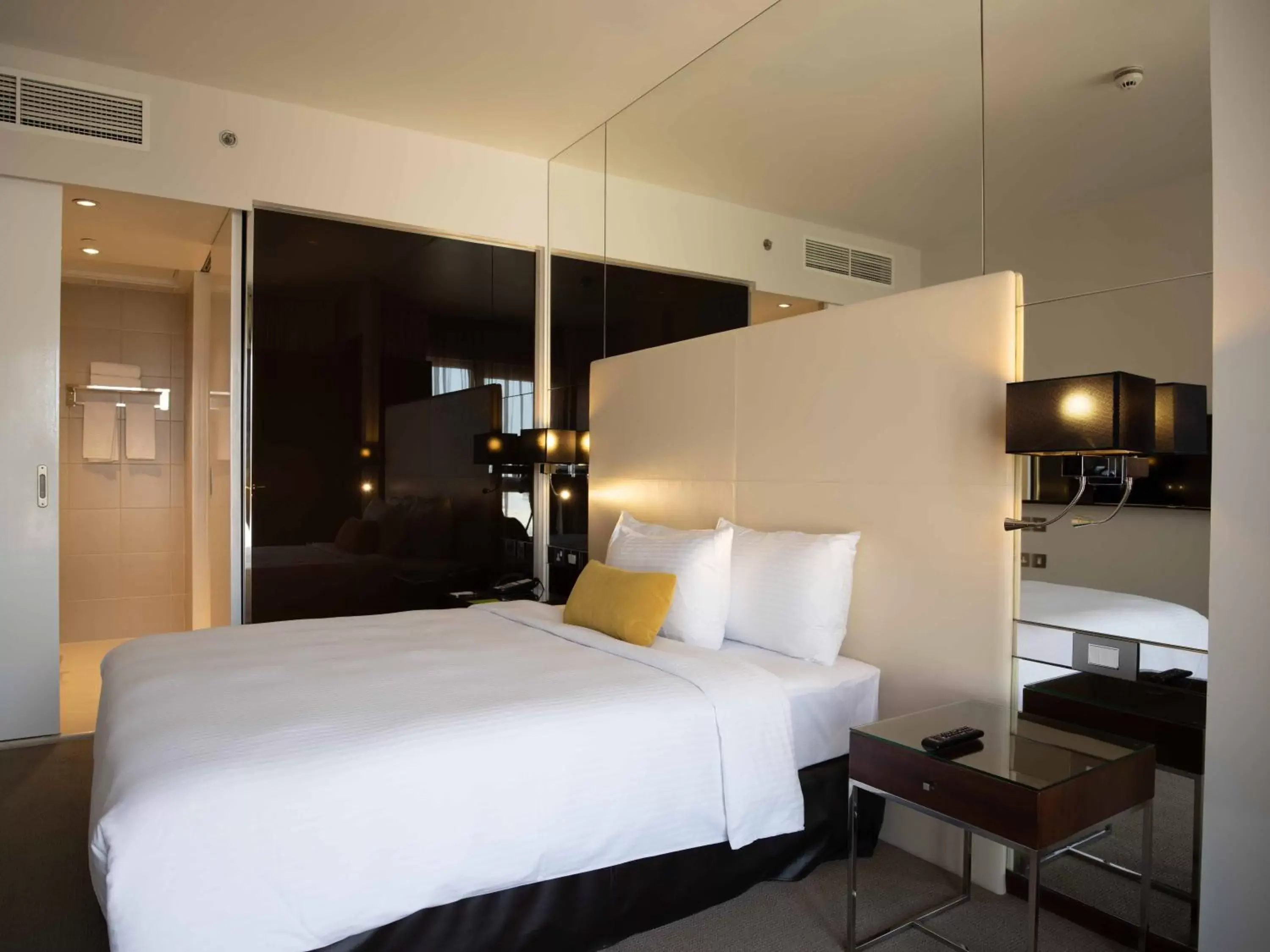 Bedroom, Bed in Centro Capital Doha - By Rotana