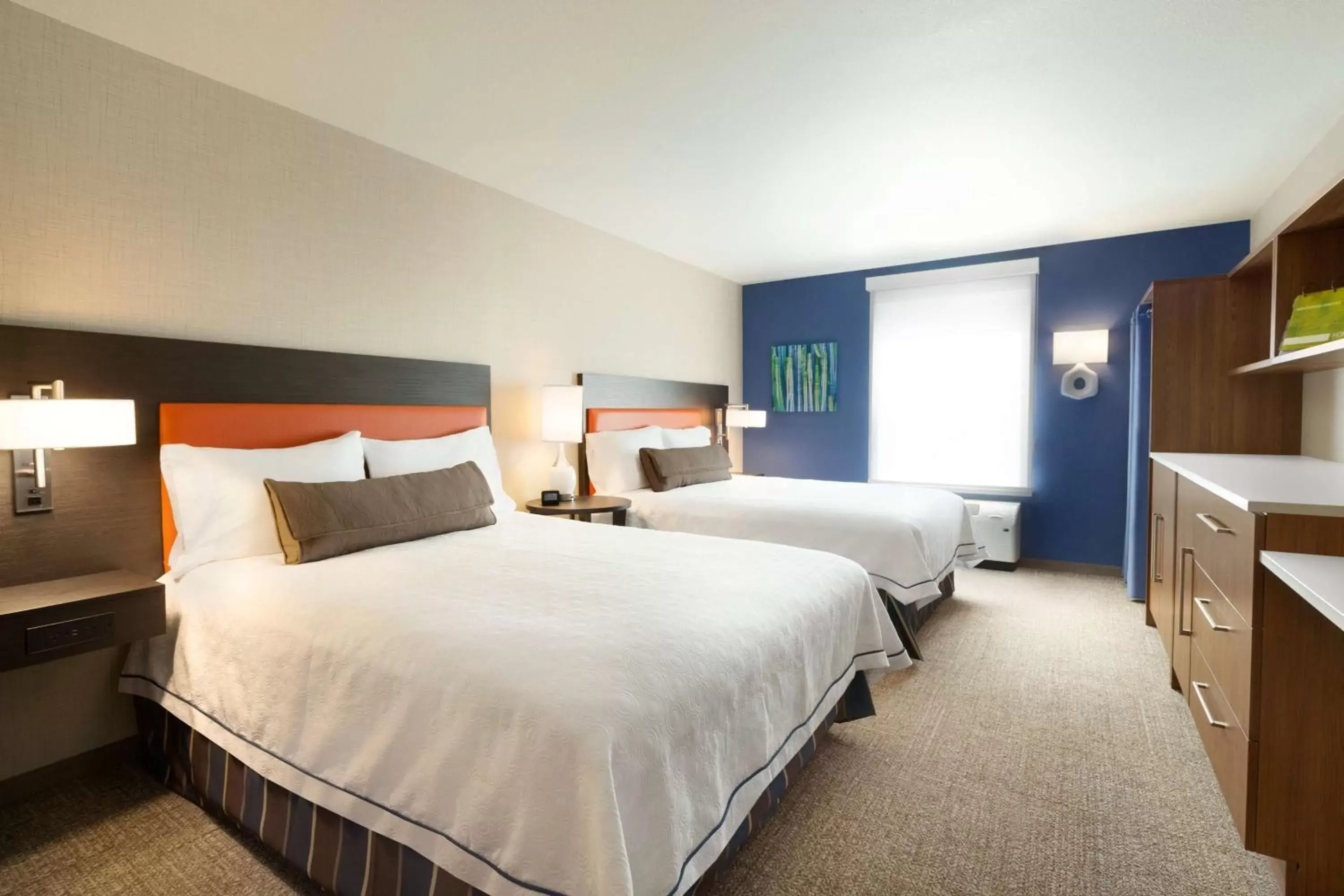 Bed in Home2 Suites By Hilton Glendale Westgate