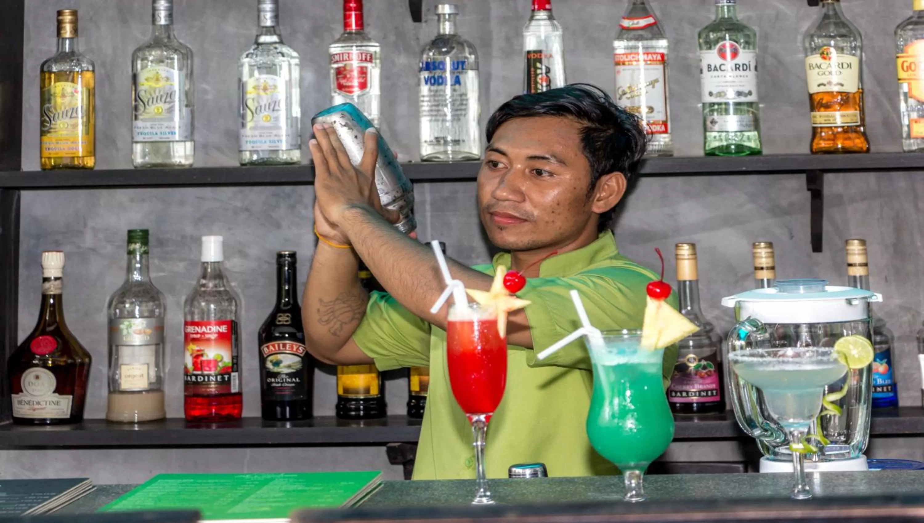 Staff, Drinks in The Cyclo d'Angkor Boutique Hotel