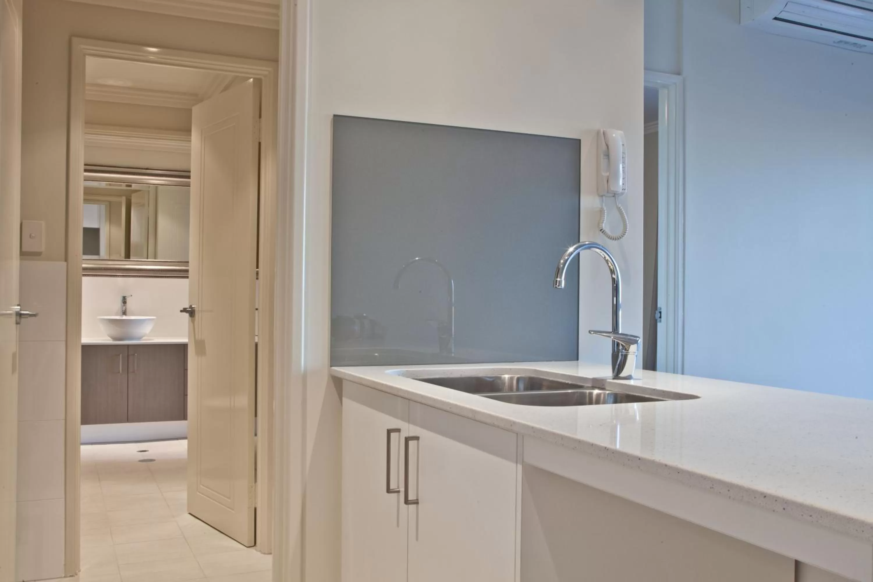 Kitchen or kitchenette in Zappeion Apartments