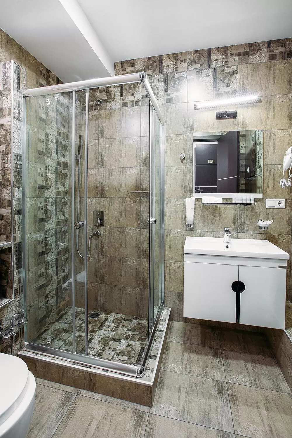 Shower in Hotel Aivani Old Tbilisi