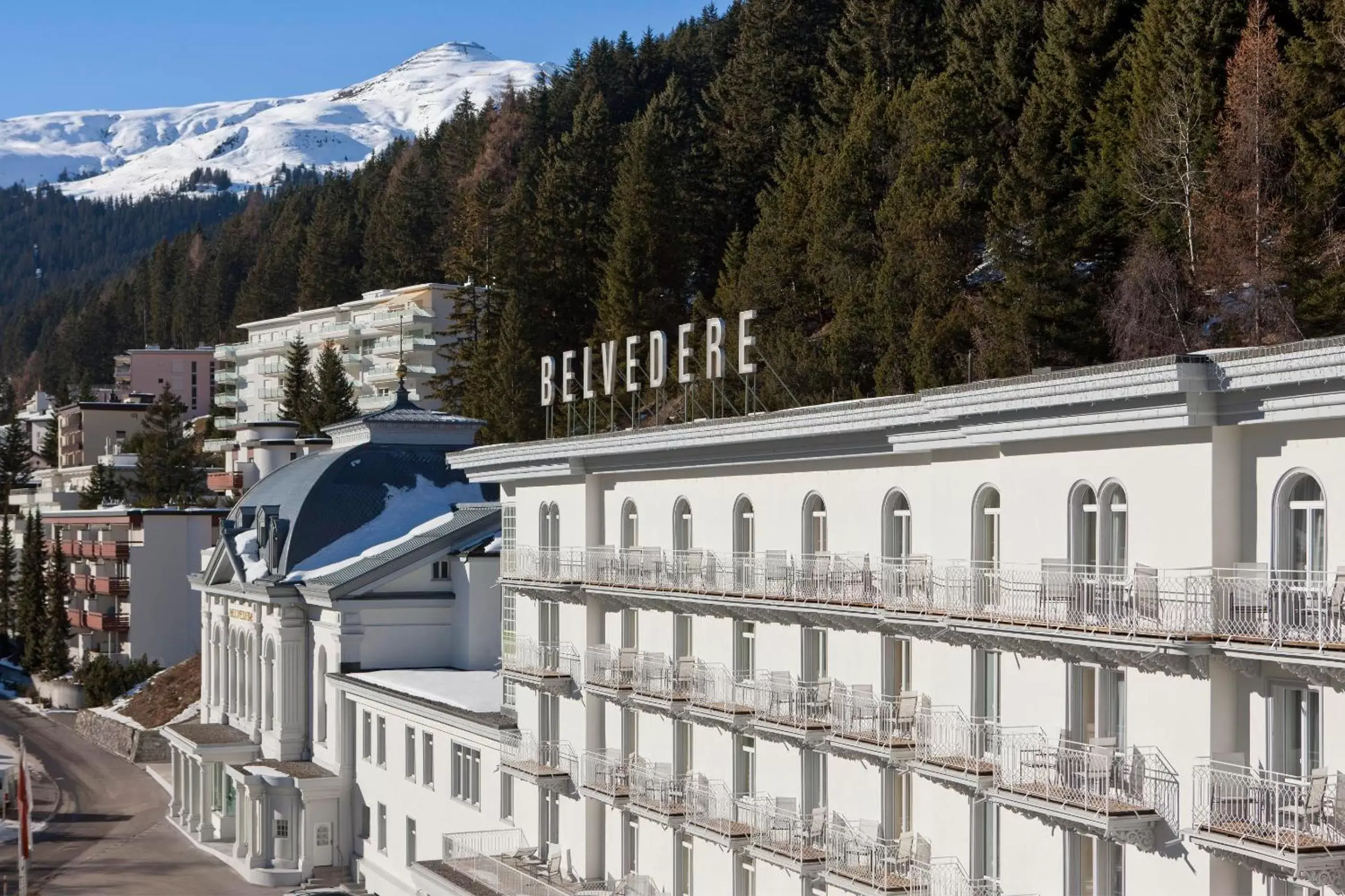 Facade/entrance in Steigenberger Icon Grandhotel Belvédère