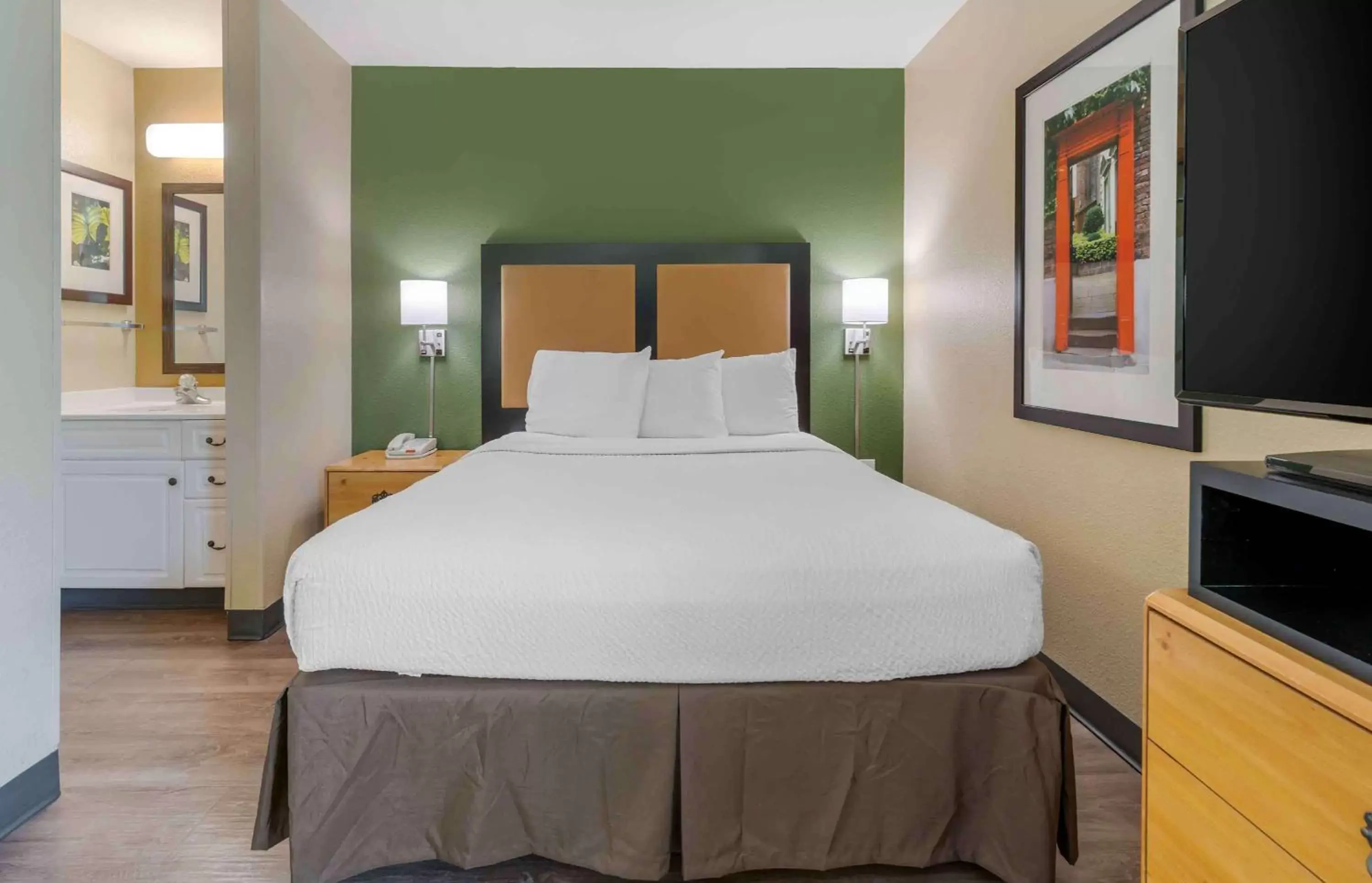 Bedroom, Bed in Extended Stay America Suites - Atlanta - Buckhead