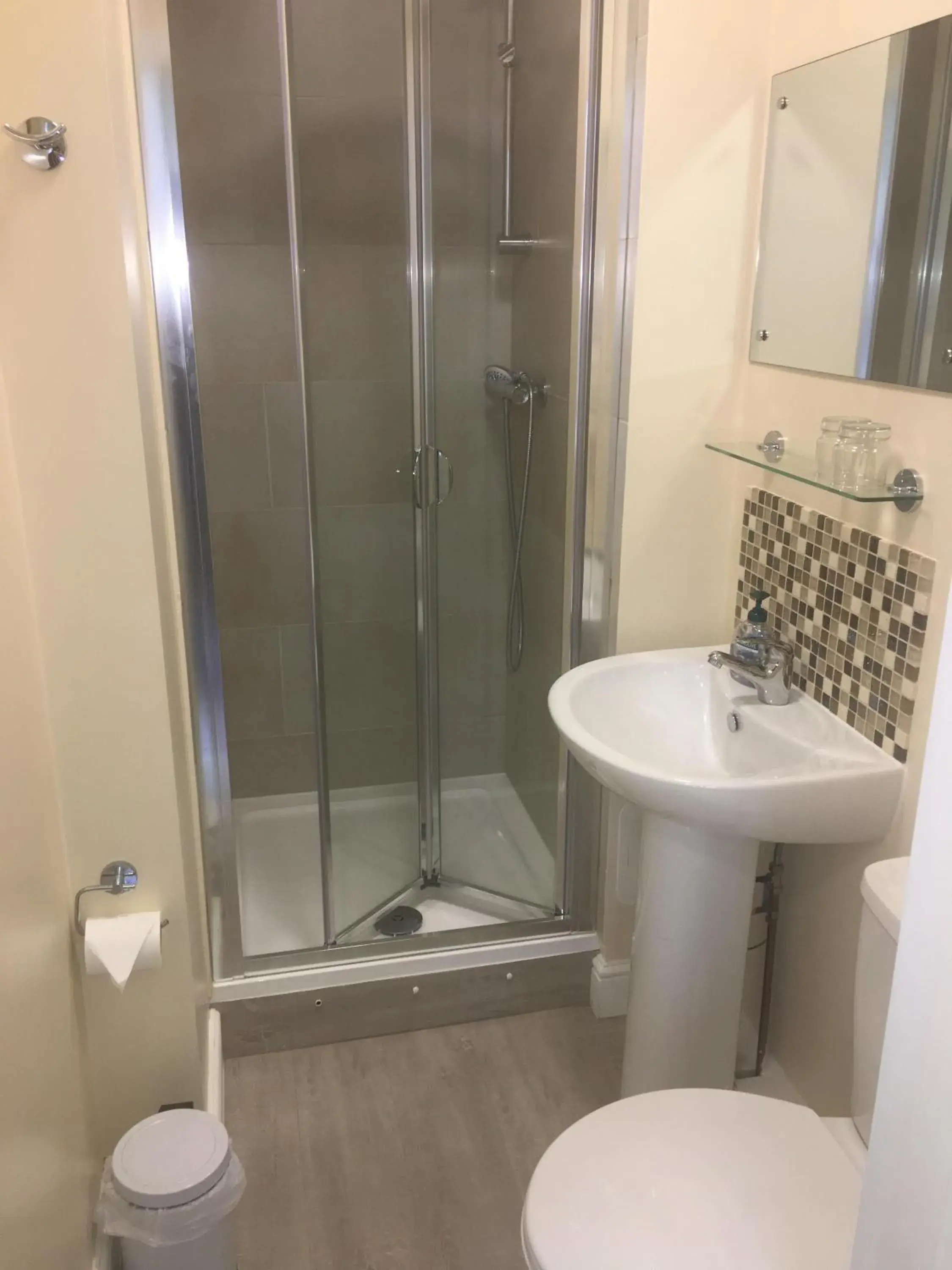 Shower, Bathroom in The Wilton Weymouth