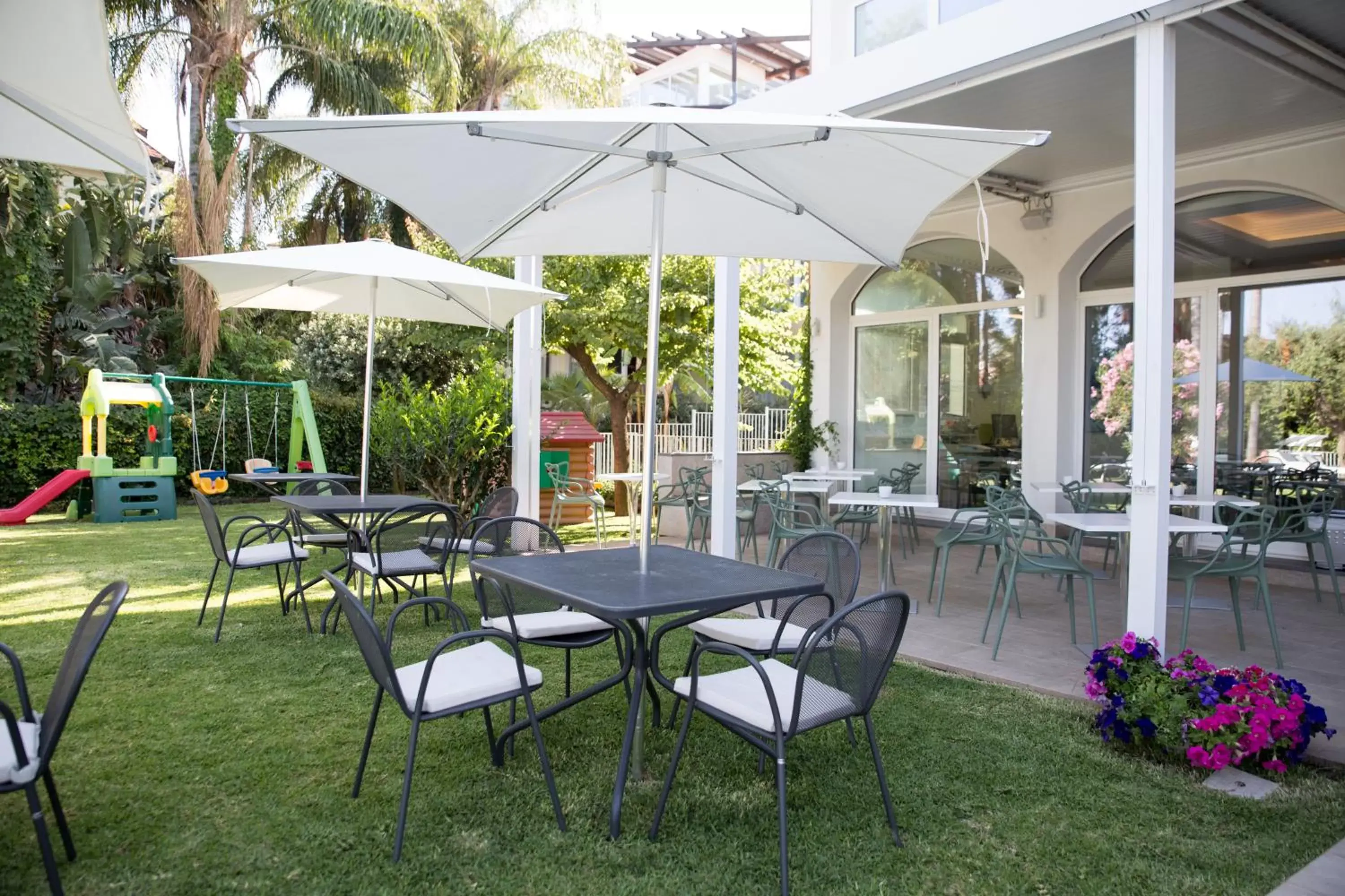 Patio in Sicilia's Art Hotel & Spa