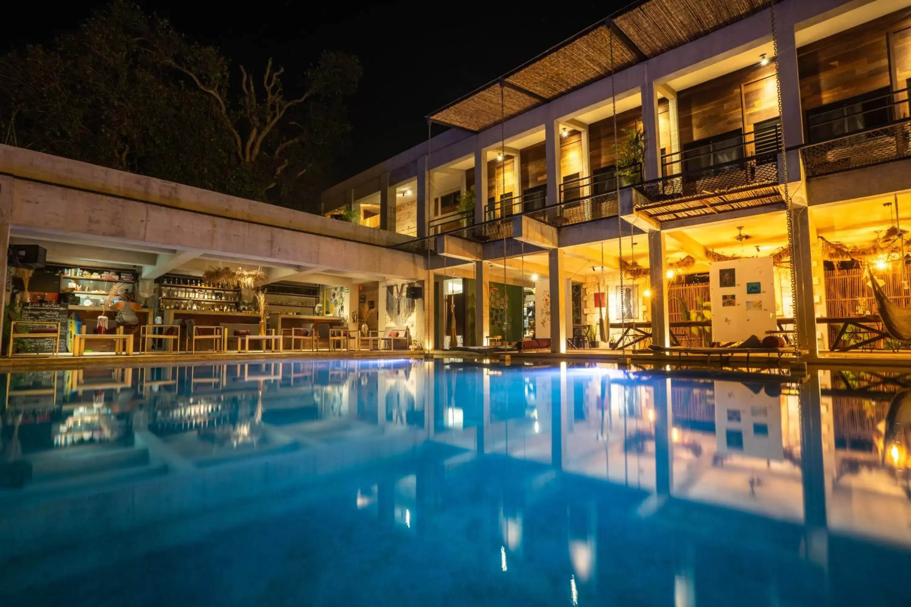 Swimming pool, Property Building in Hotel Makaabá Eco-Boutique