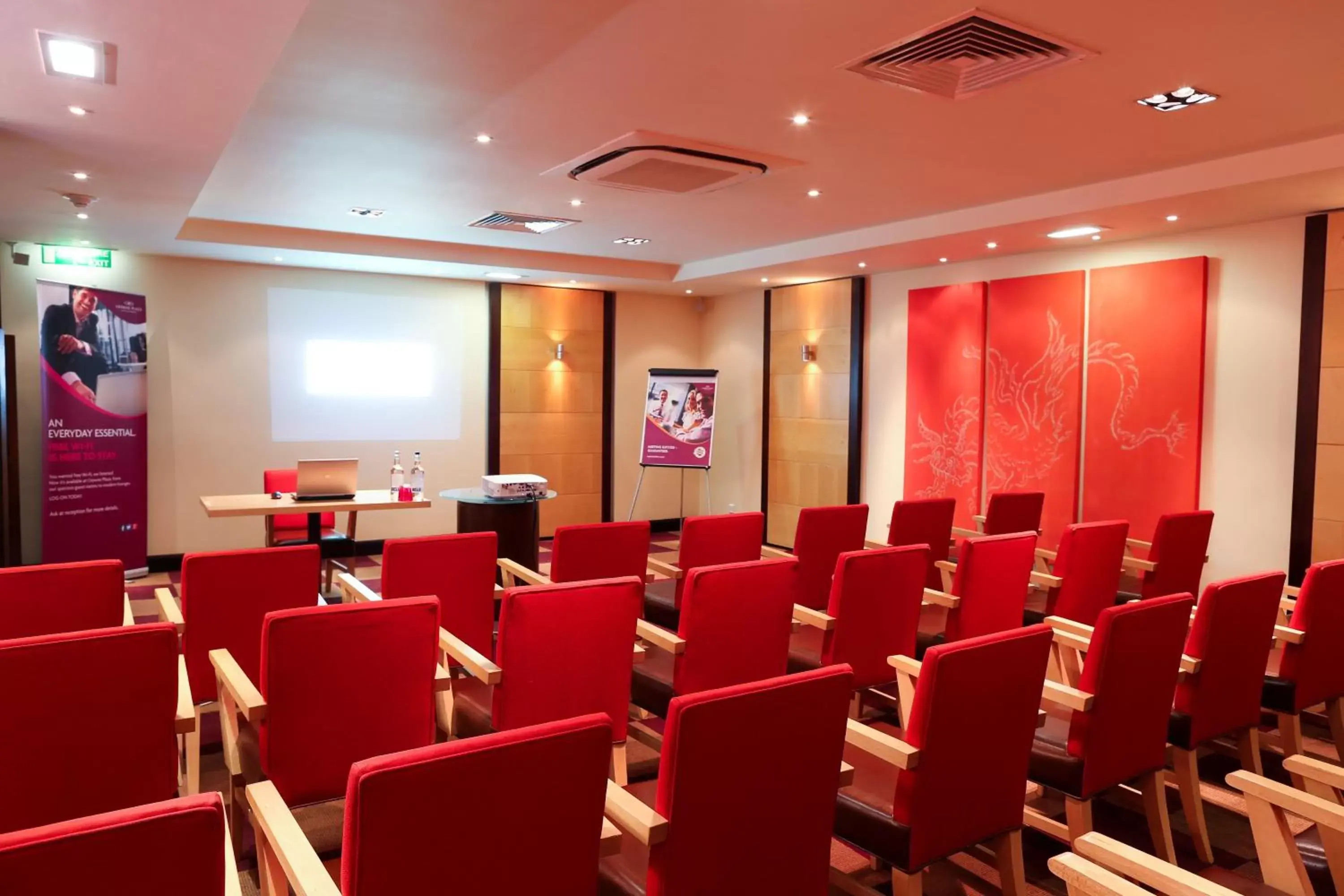 Meeting/conference room in Crowne Plaza Manchester Airport